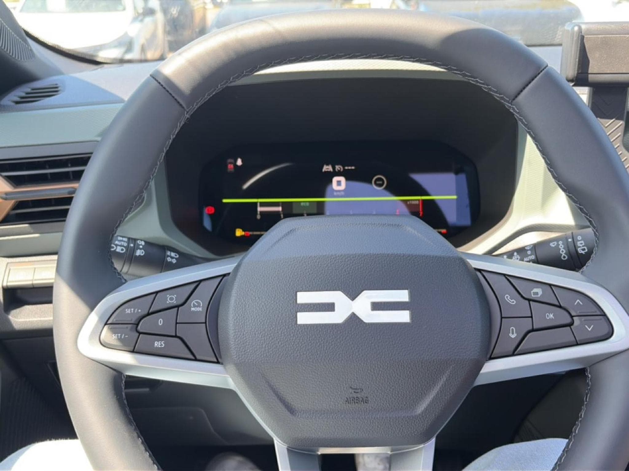 Dacia BIGSTER 1.2 MILD HYBRID 140 EXTREME (2026) - Photo 12