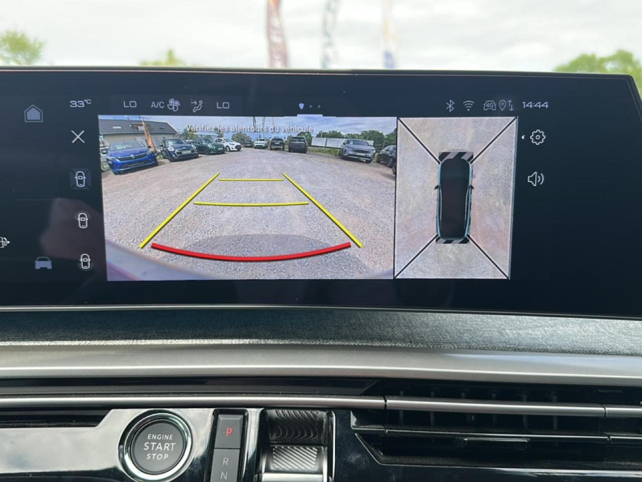 Peugeot 3008 1.2 HYBRID 145 ALLURE E-DCS6 (2025) - Photo 16