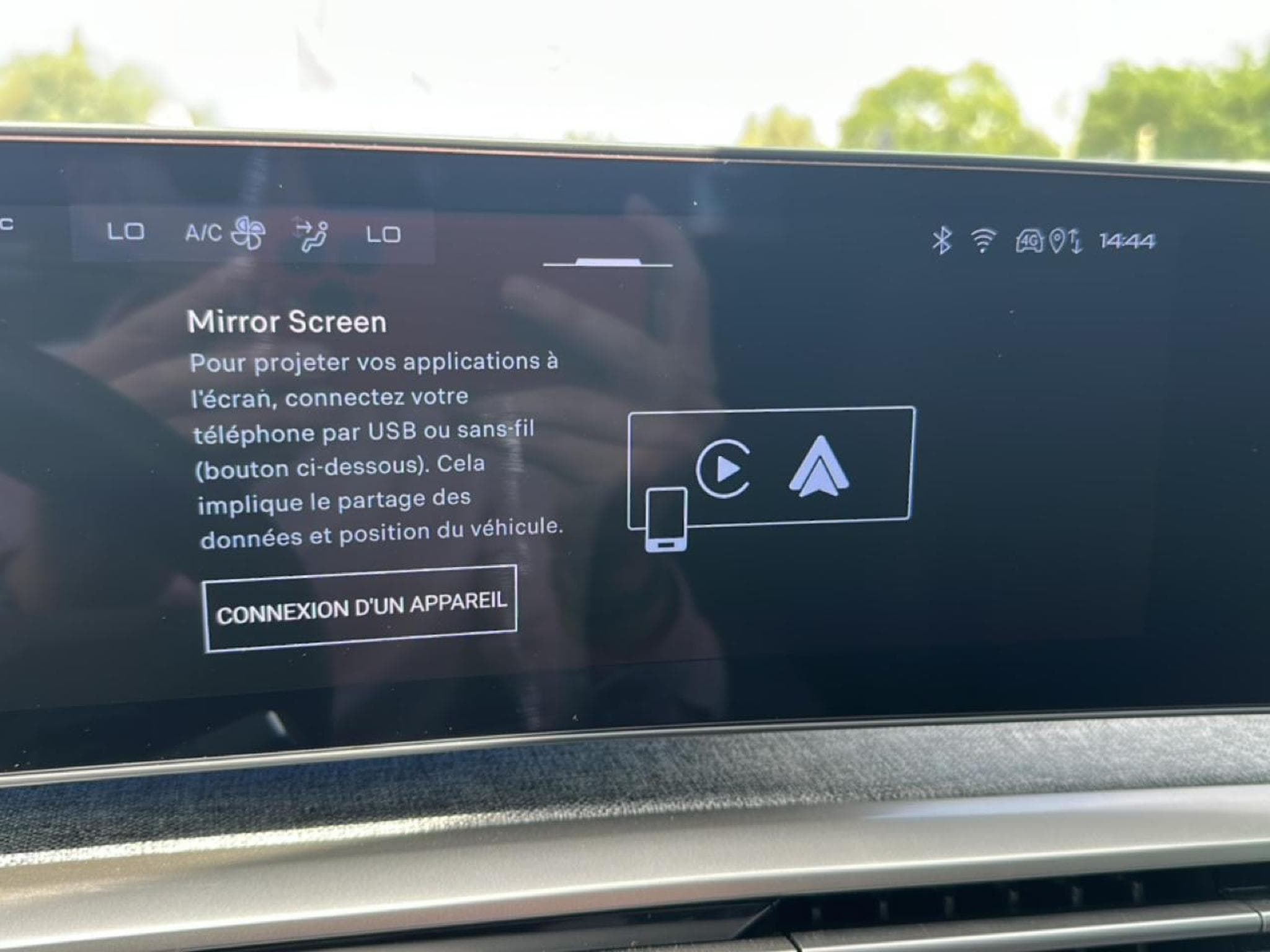 Peugeot 3008 1.2 HYBRID 145 ALLURE E-DCS6 (2025) - Photo 18