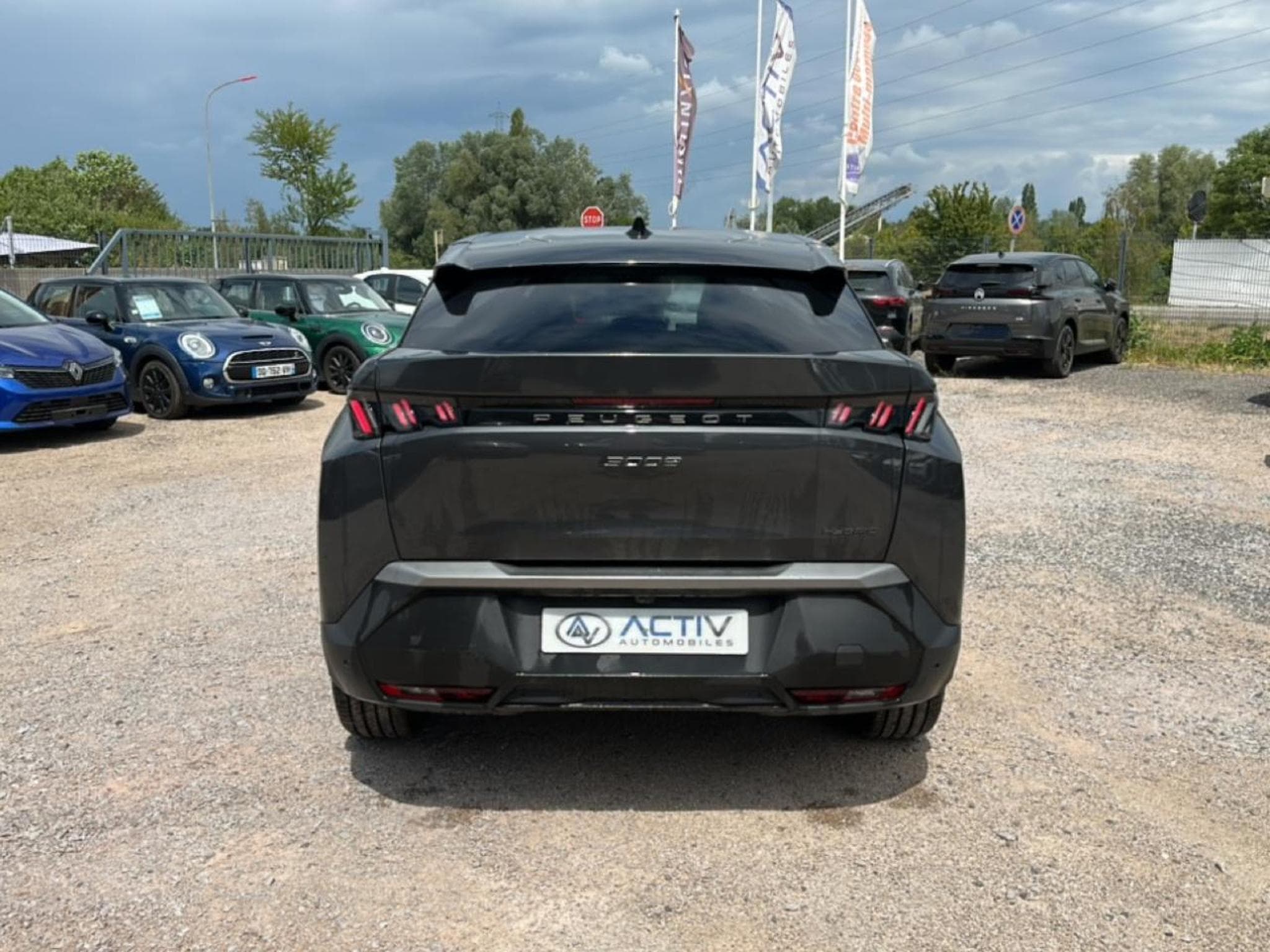 Peugeot 3008 1.2 HYBRID 145 ALLURE E-DCS6 (2025) - Photo 6
