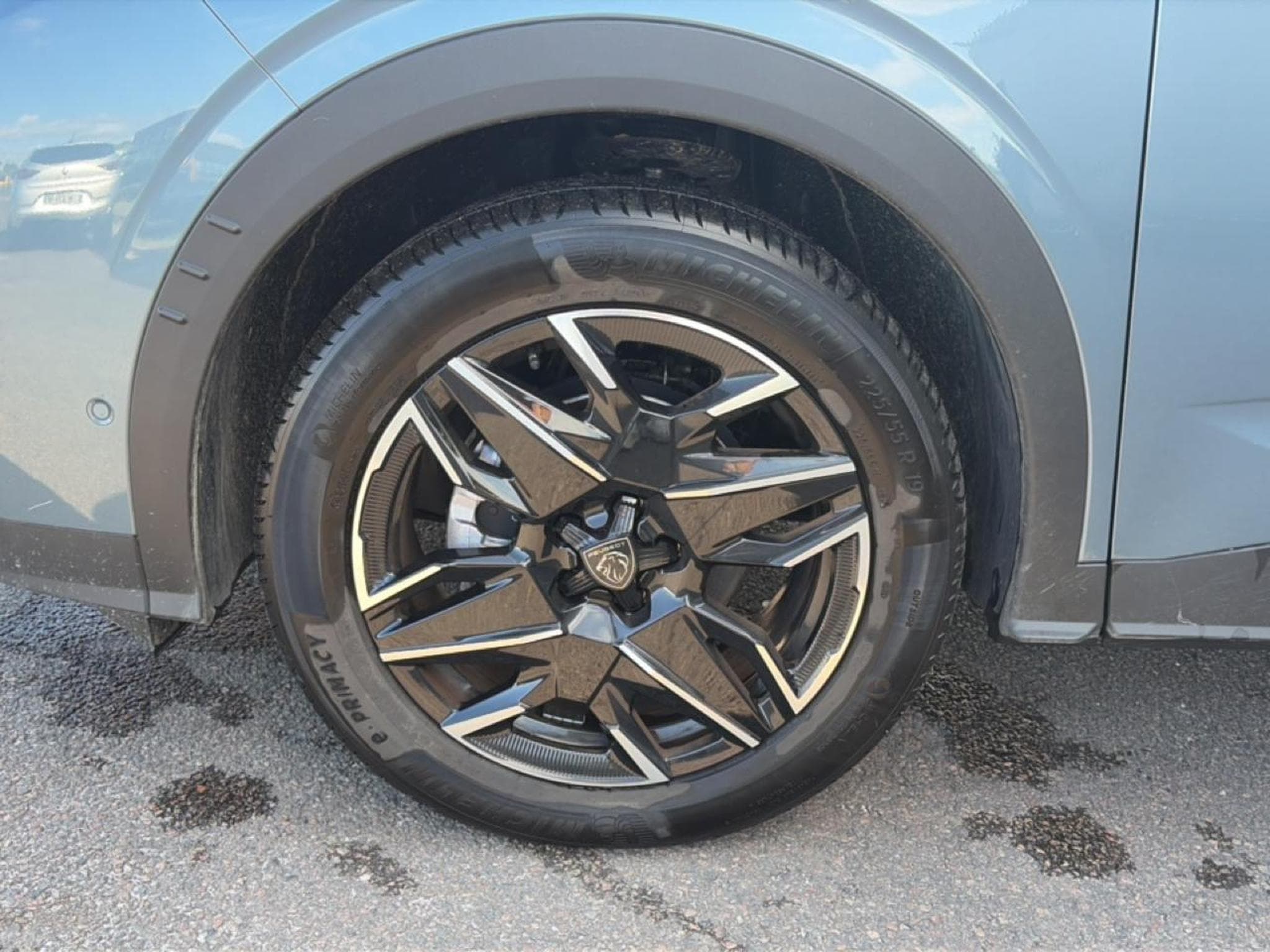 Peugeot 3008 1.2 HYBRID 145 ALLURE E-DCS6 (2025) - Photo 9