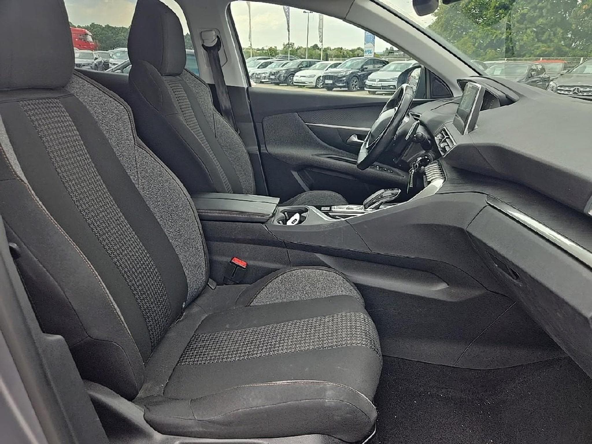 Peugeot 3008 1.5 BLUEHDI 130 ACTIVE EAT8 (2018) - Photo 12