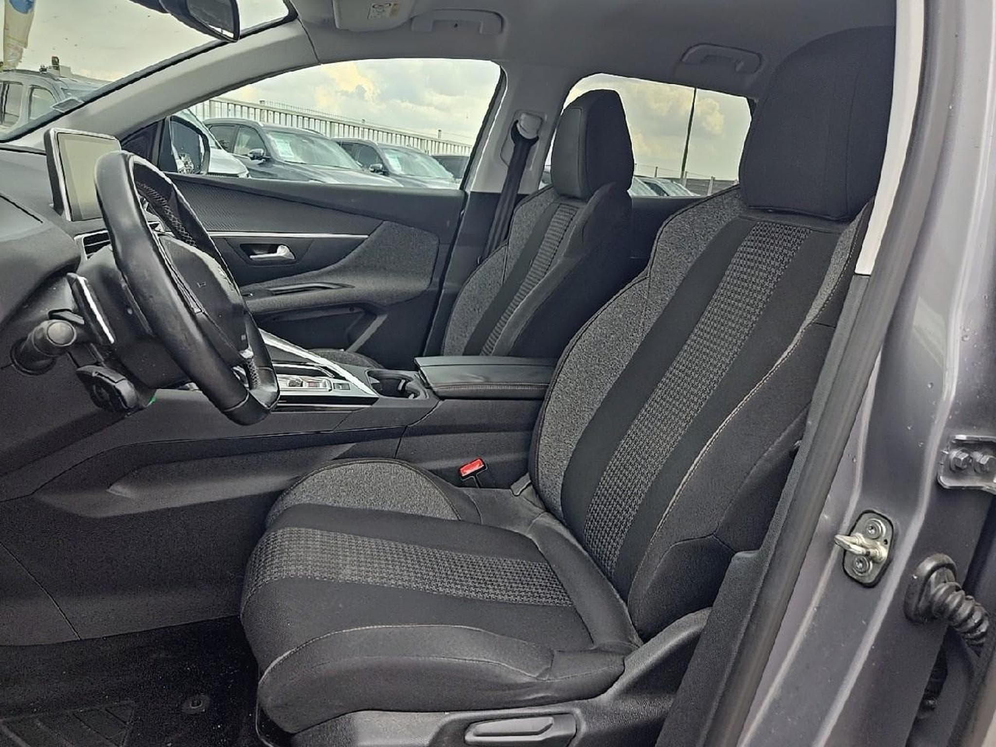 Peugeot 3008 1.5 BLUEHDI 130 ACTIVE EAT8 (2018) - Photo 14