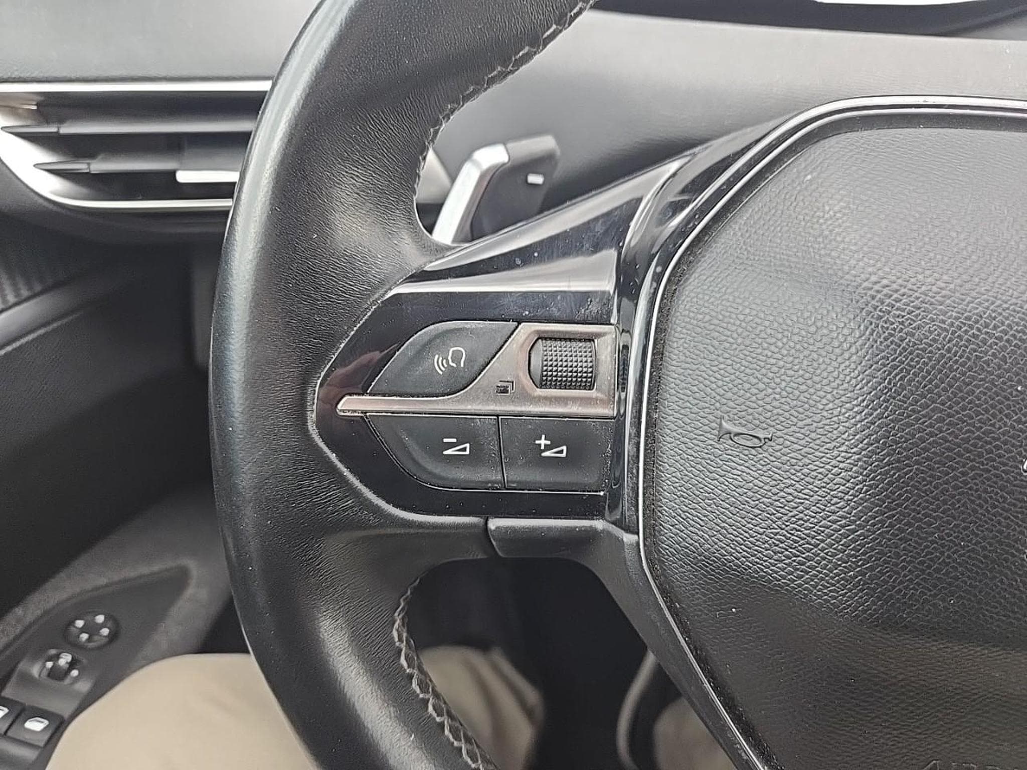 Peugeot 3008 1.5 BLUEHDI 130 ACTIVE EAT8 (2018) - Photo 19