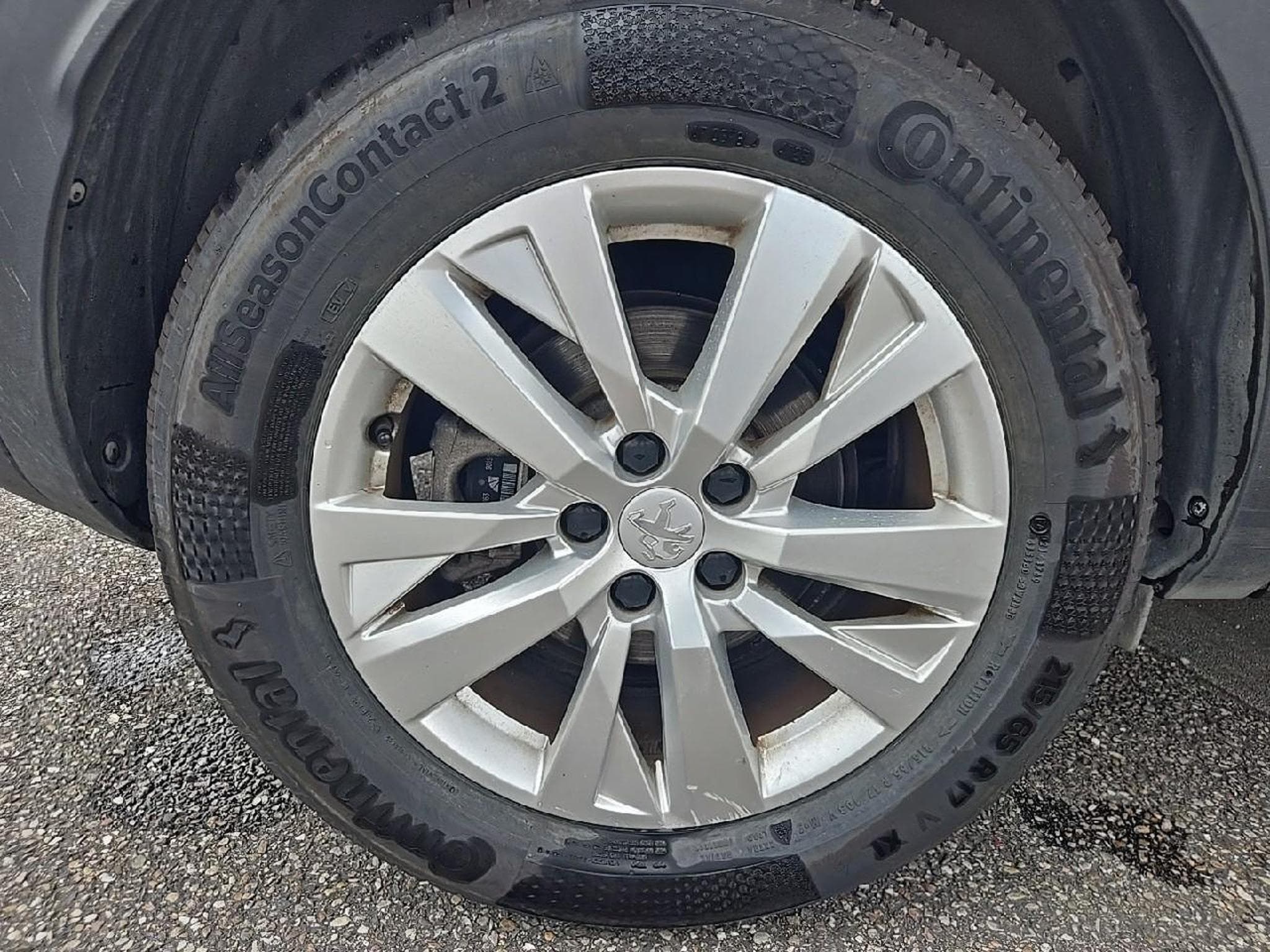 Peugeot 3008 1.5 BLUEHDI 130 ACTIVE EAT8 (2018) - Photo 9