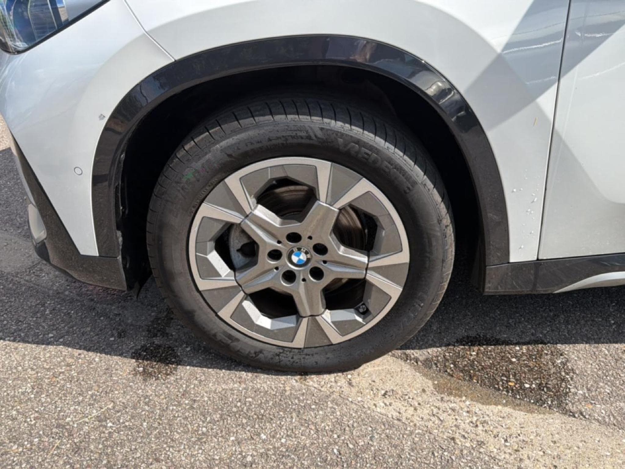 Bmw X1 (U11) SDRIVE18I 136 XLINE (2023) - Photo 9