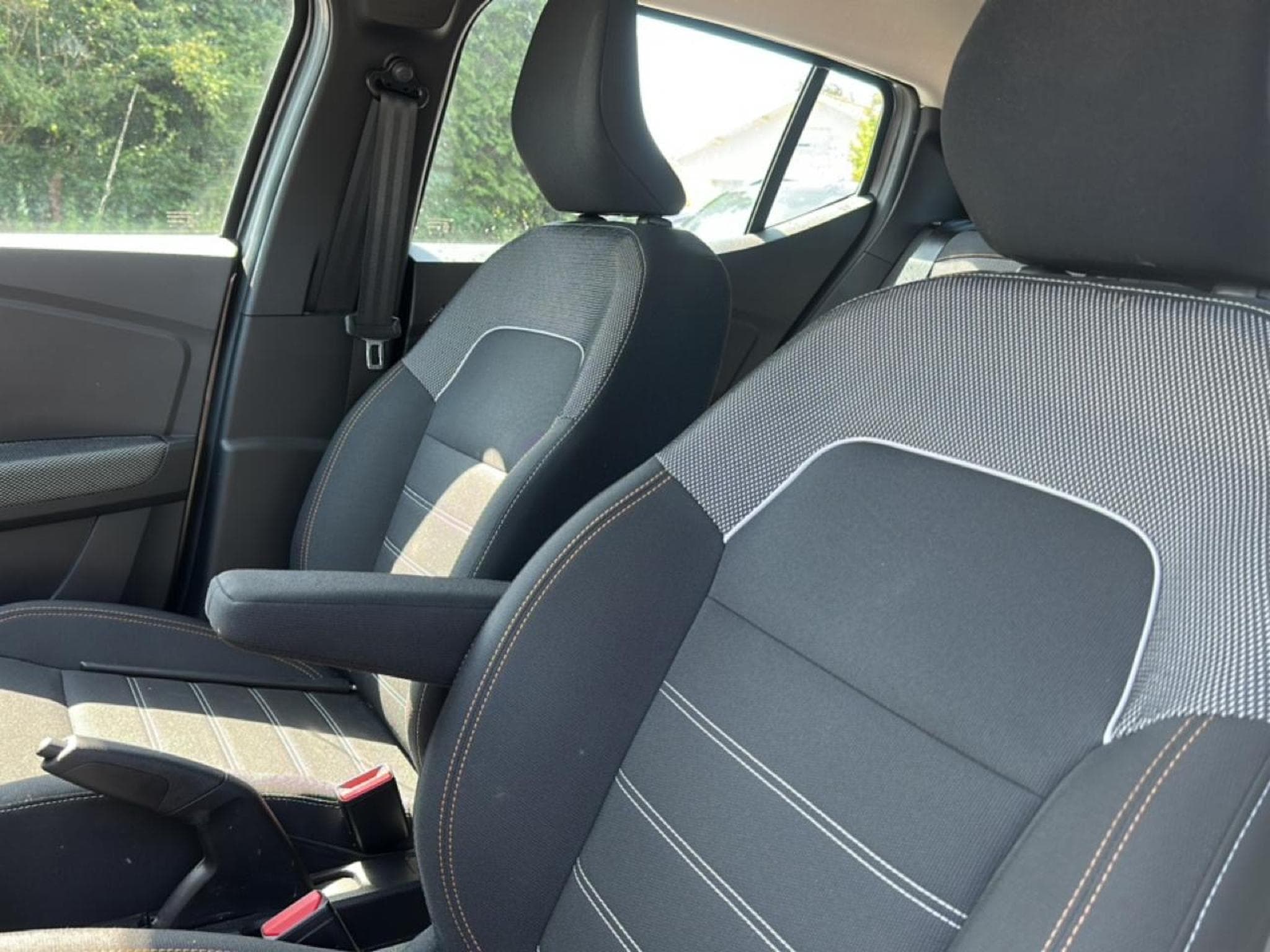 Dacia SANDERO 1.0 TCE 90 STEPWAY EXPRESSION (2025) - Photo 14