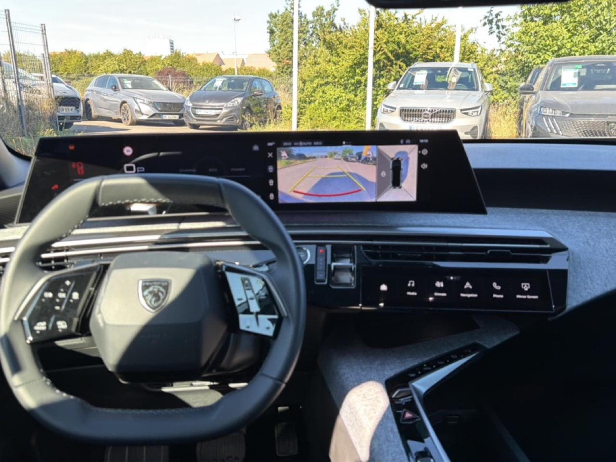 Peugeot 3008 1.2 HYBRID 145 ALLURE E-DCS6 (2025) - Photo 10