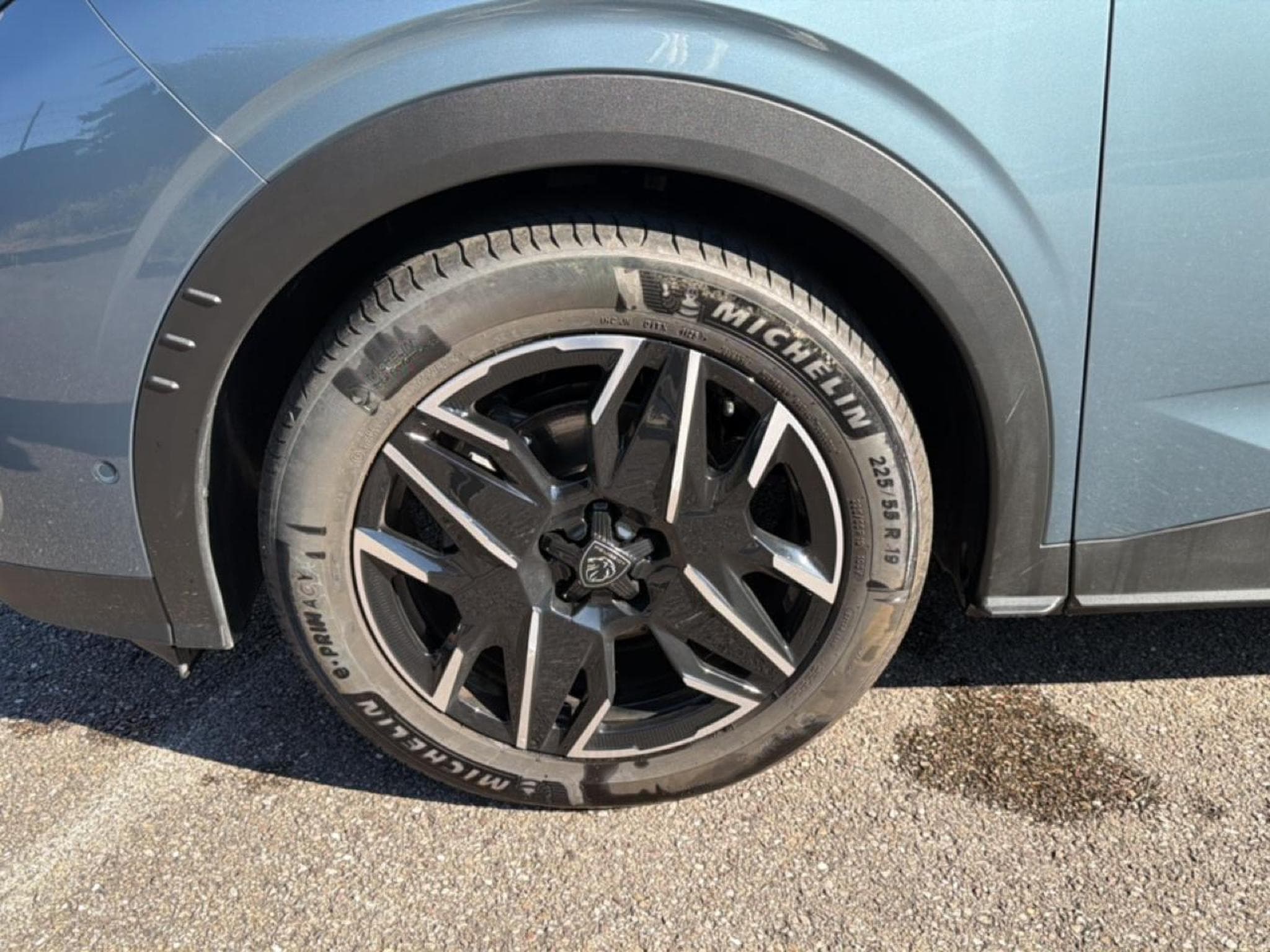 Peugeot 3008 1.2 HYBRID 145 ALLURE E-DCS6 (2025) - Photo 9