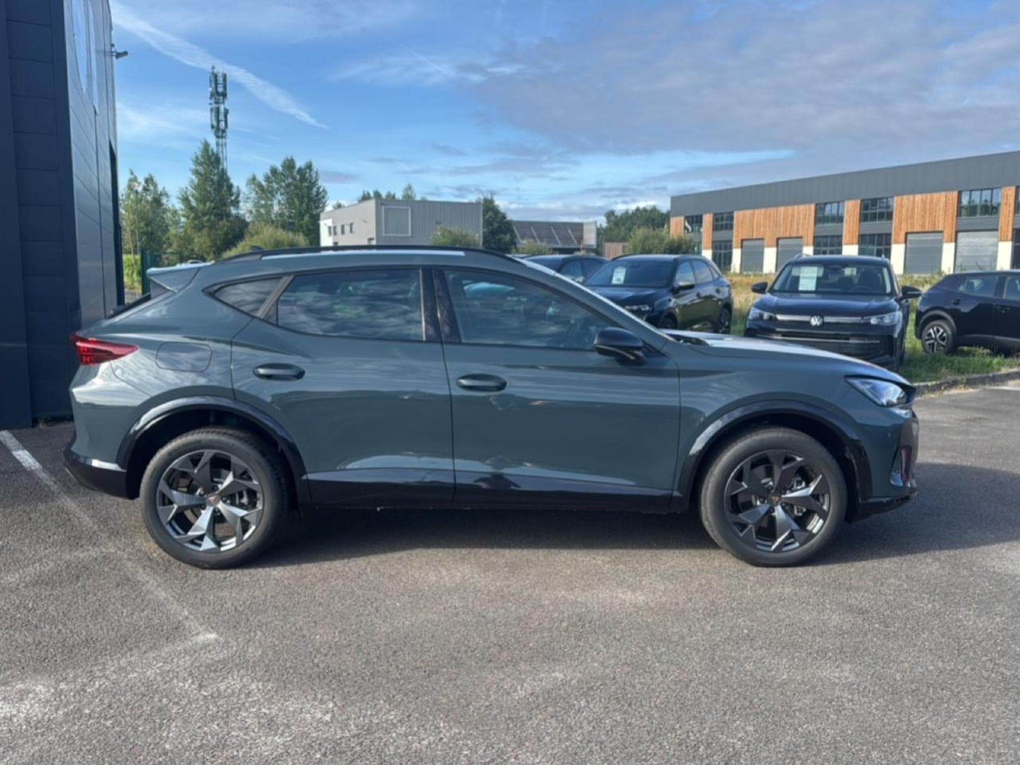 Cupra FORMENTOR 1.5 ETSI HYBRID 150 V DSG7 (2026) - Photo 4