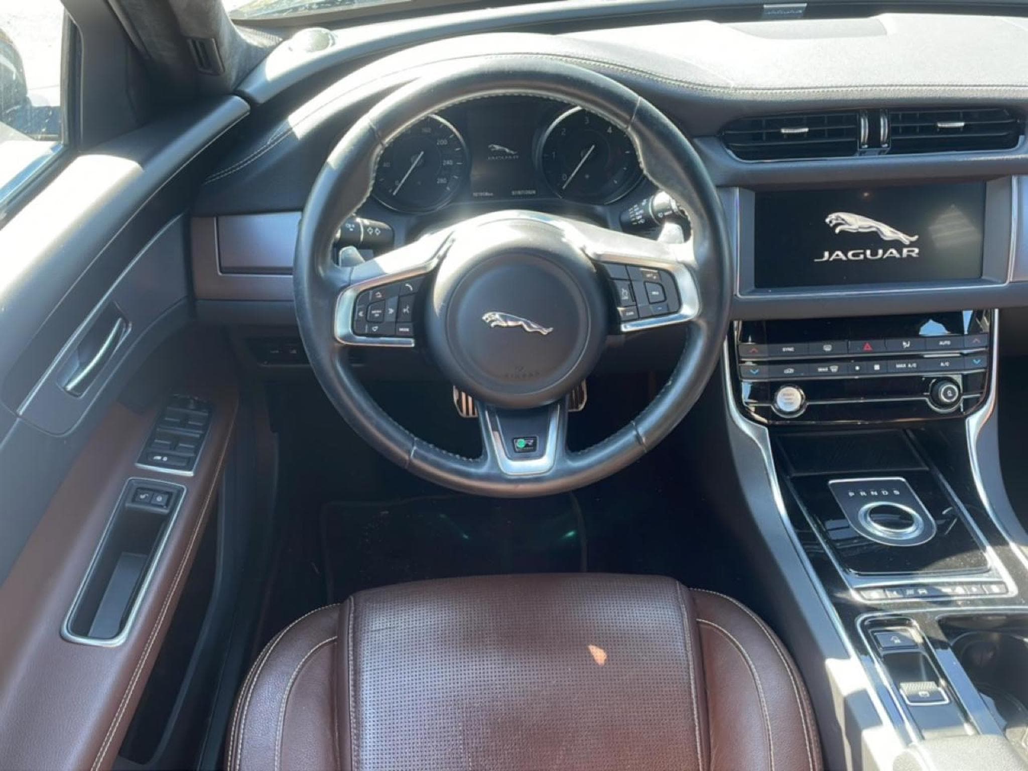 Jaguar XF SPORTBRAKE 2.0D 180 BUSINESS R-SPORT BVA (2020) - Photo 11