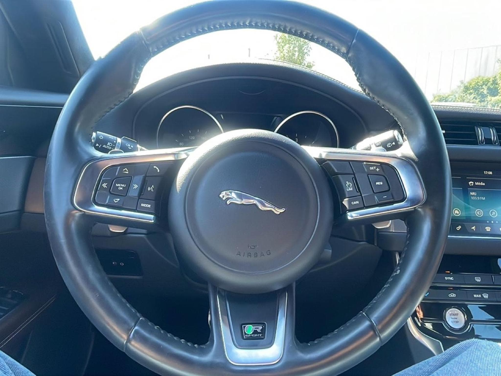 Jaguar XF SPORTBRAKE 2.0D 180 BUSINESS R-SPORT BVA (2020) - Photo 18