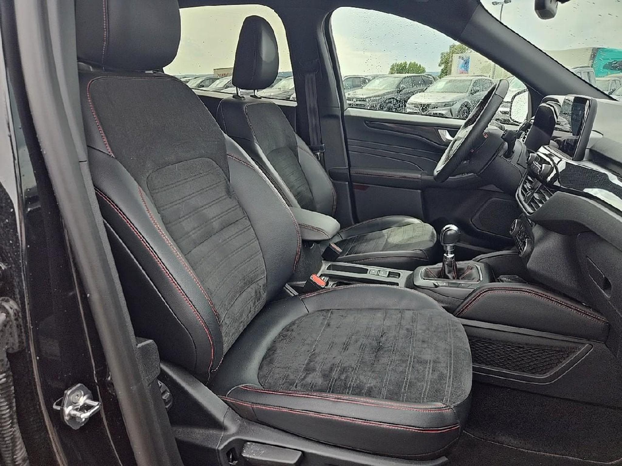 Ford Kuga 2.0 ECOBLUE 150 MHEV ST-LINE (2022) - Photo 12