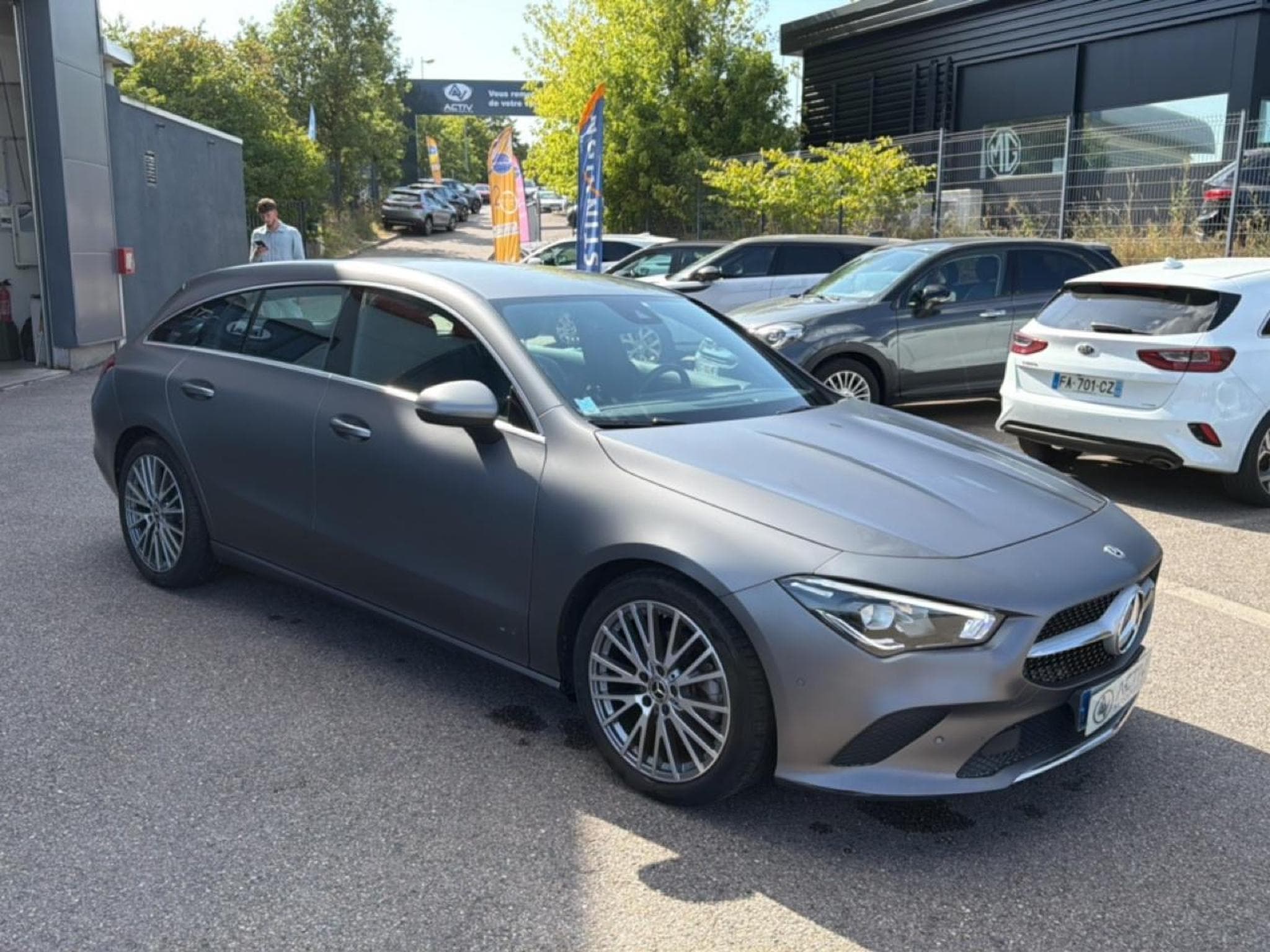 Mercedes CLA SHOOTING BRAKE 180 136 BUSINESS LINE 7G-DCT (2023) - Photo 3