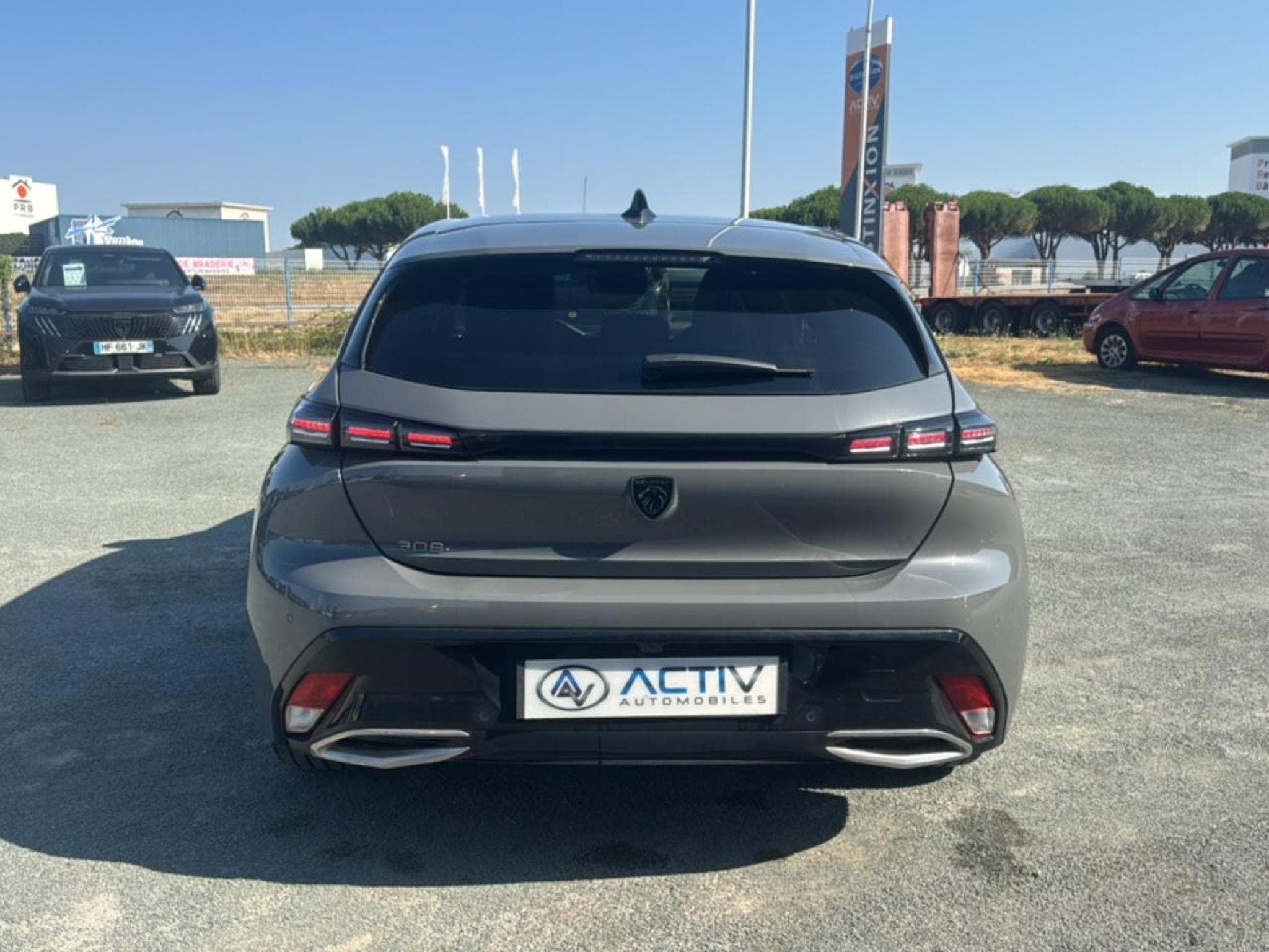 Peugeot 308 1.5 BLUEHDI 130 ALLURE EAT8 (2025) - Photo 6