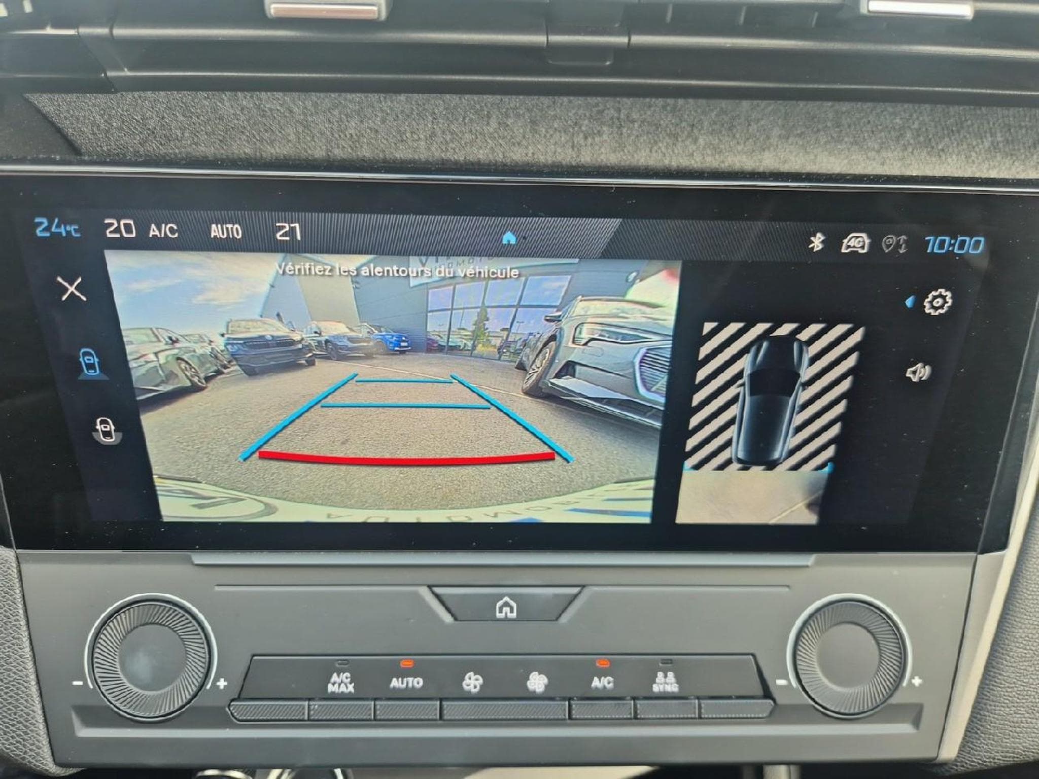 Peugeot 308 1.5 BLUEHDI 130 ALLURE EAT8 (2025) - Photo 17