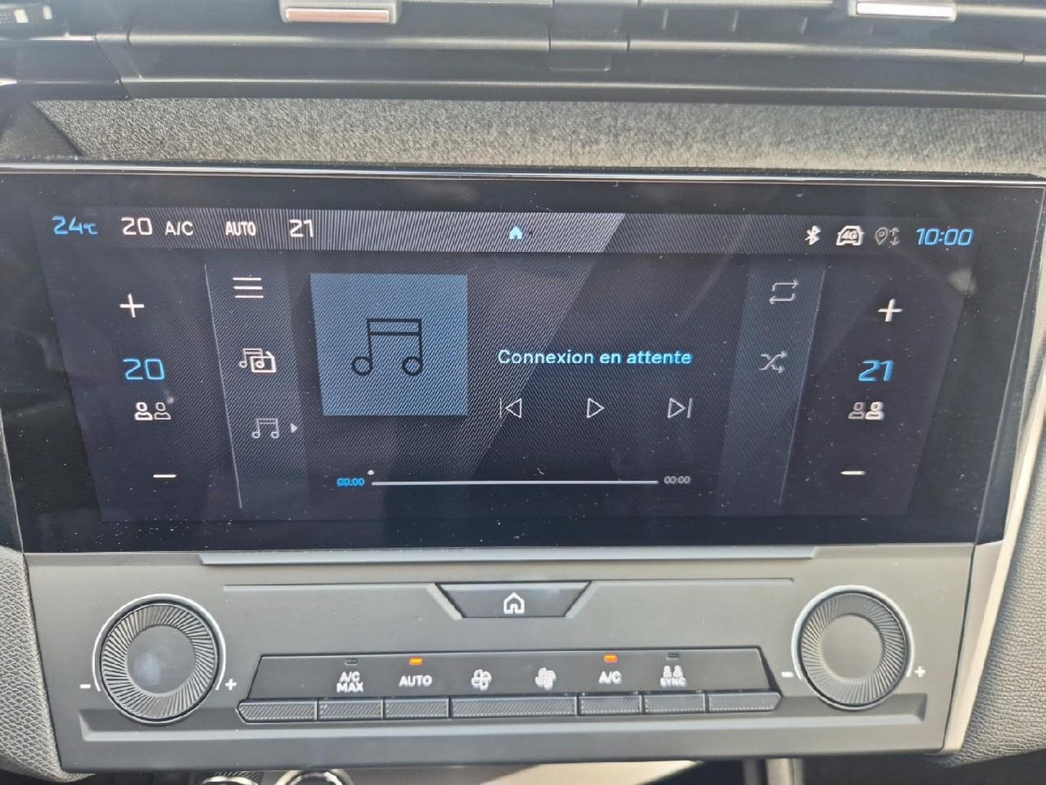 Peugeot 308 1.5 BLUEHDI 130 ALLURE EAT8 (2025) - Photo 18