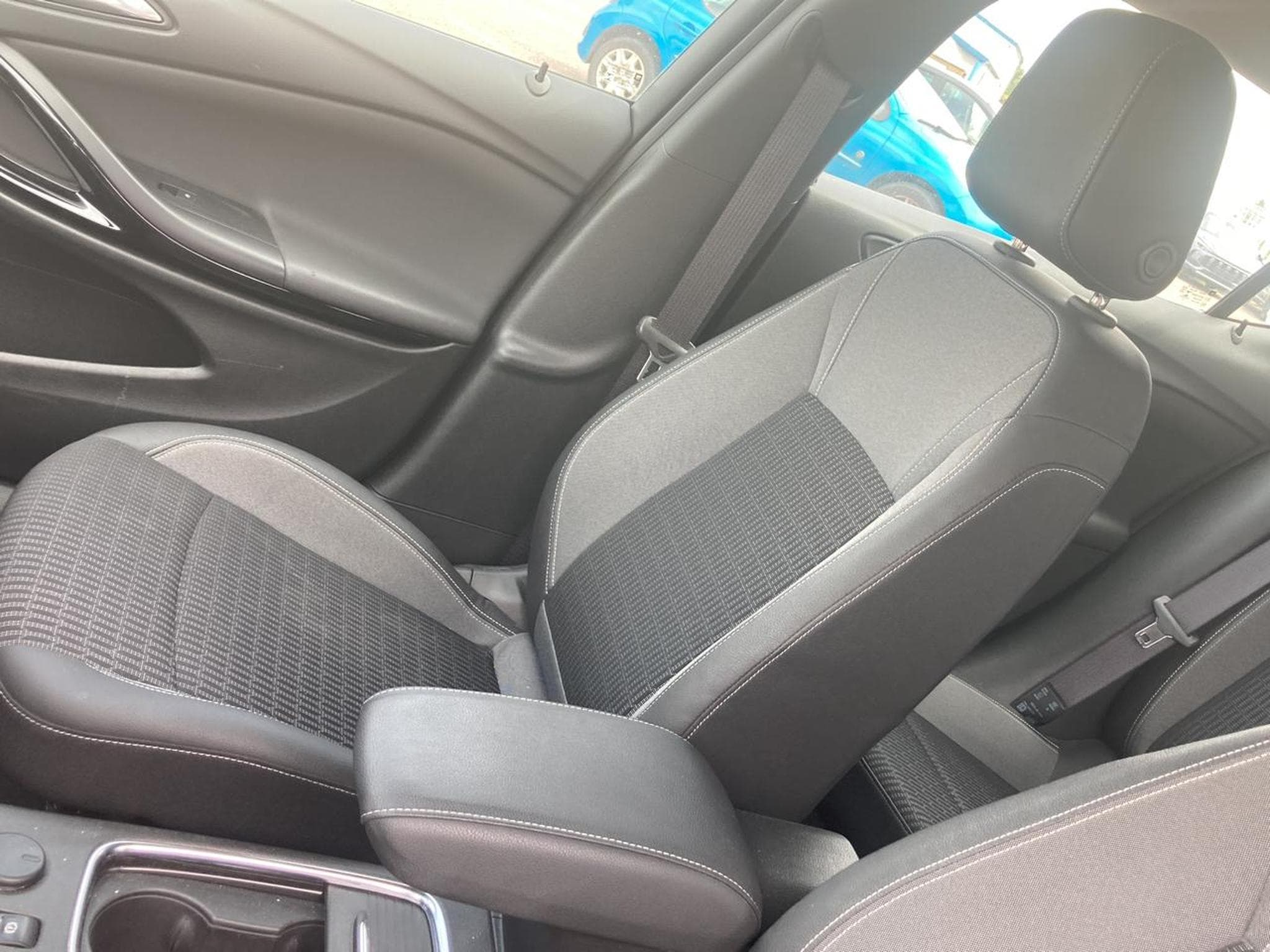 Opel ASTRA 1.5 D 122 ELEGANCE (2020) - Photo 16