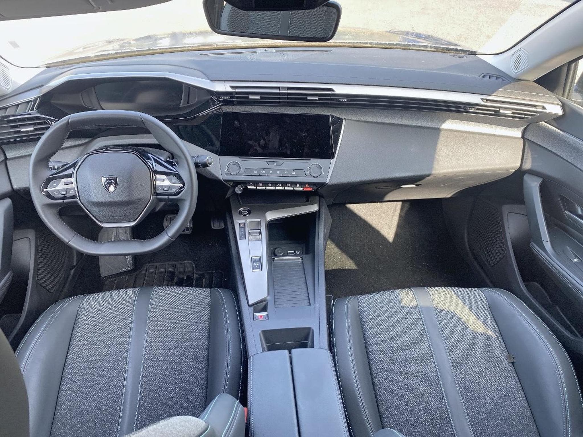 Peugeot 308 1.5 BLUEHDI 130 ALLURE EAT8 (2025) - Photo 9