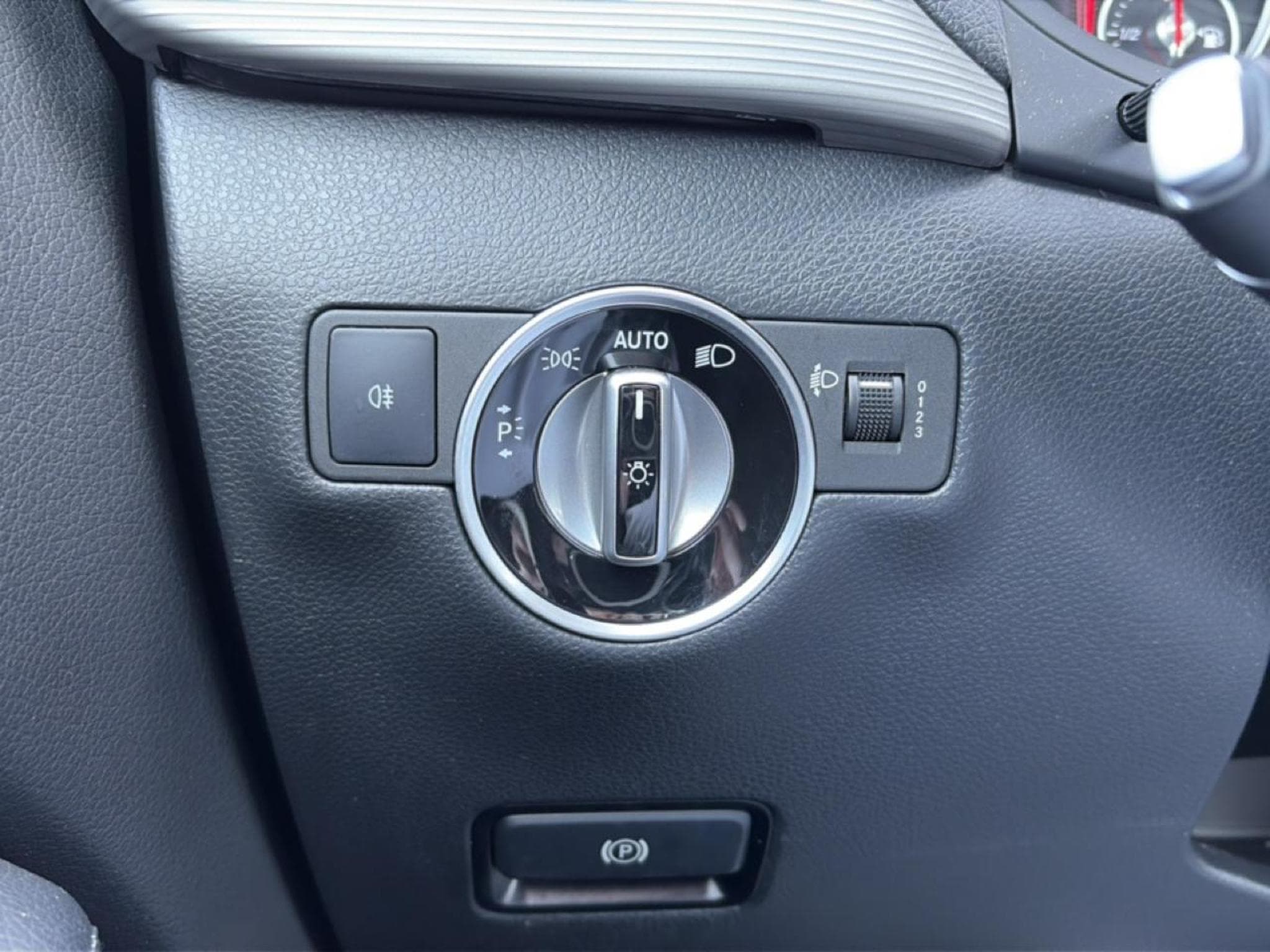 Mercedes B 200D 136 INSPIRATION (2017) - Photo 12