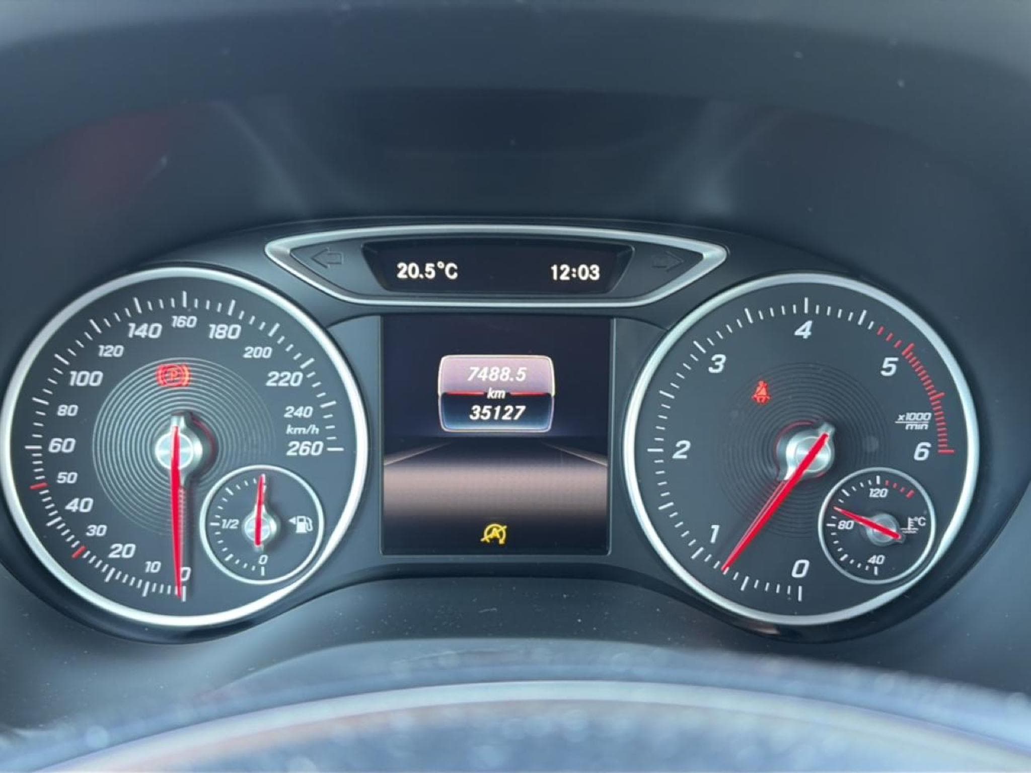Mercedes B 200D 136 INSPIRATION (2017) - Photo 17