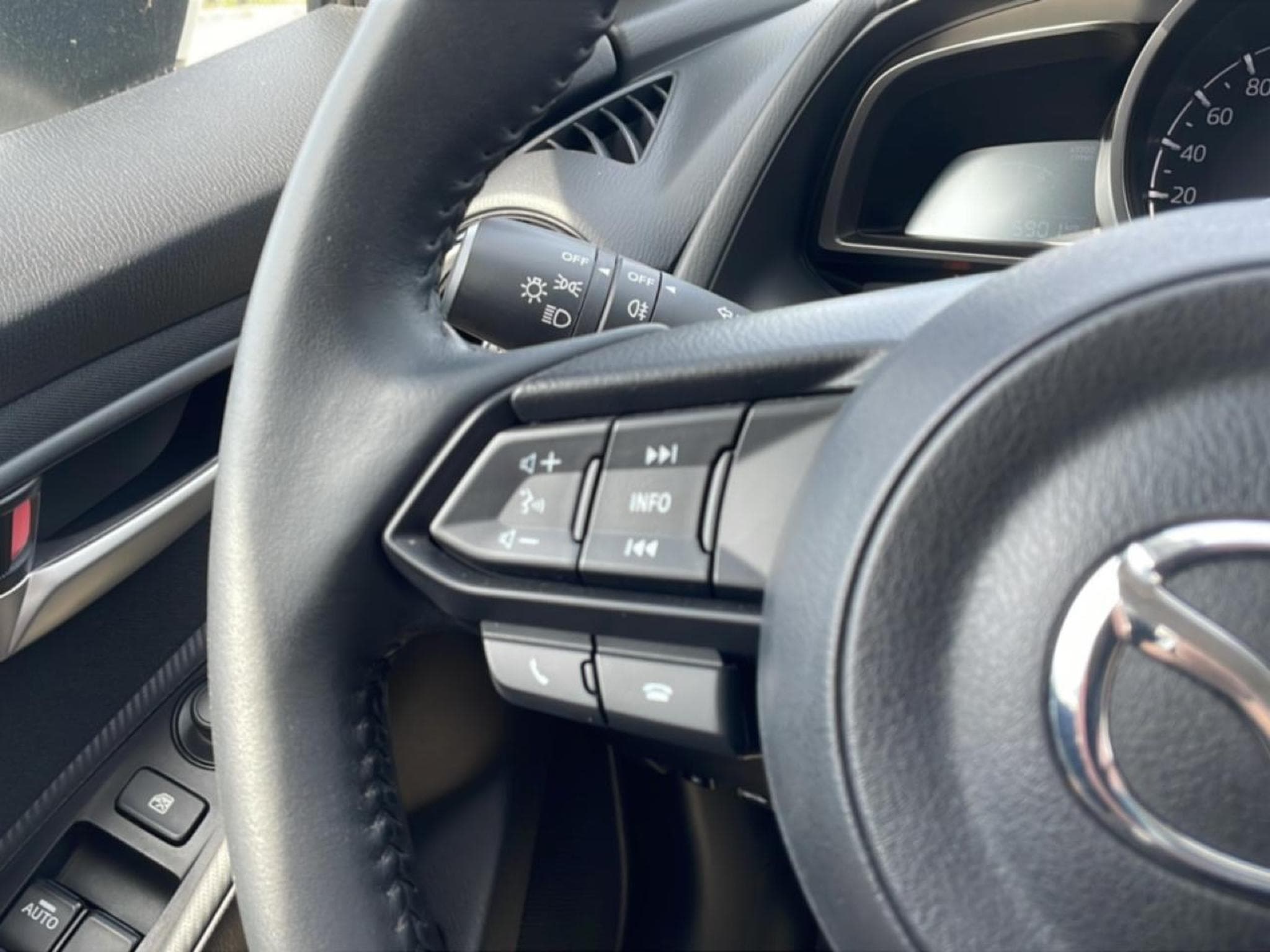 Mazda 2 1.5 E-SKYACTIV-G 90 CENTRE-LINE (2024) - Photo 12