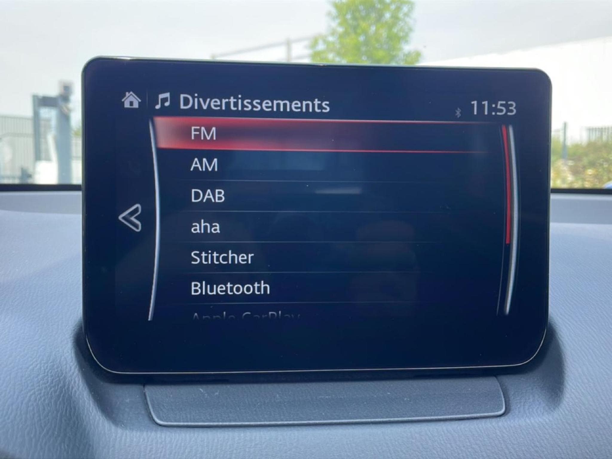 Mazda 2 1.5 E-SKYACTIV-G 90 CENTRE-LINE (2024) - Photo 19