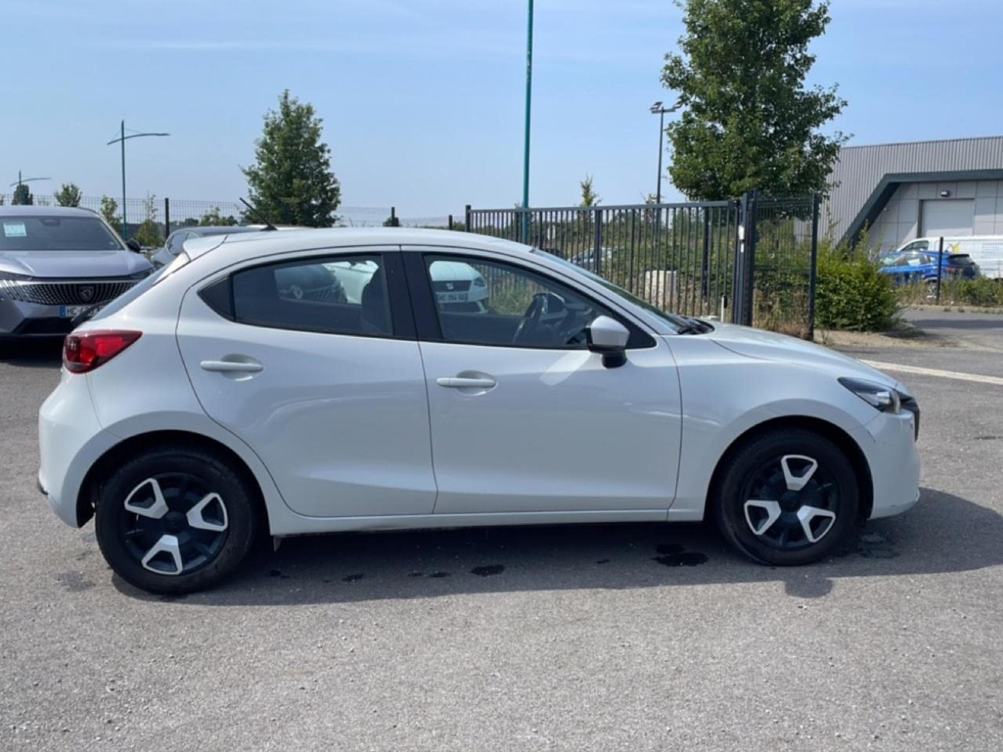 Mazda 2 1.5 E-SKYACTIV-G 90 CENTRE-LINE (2024) - Photo 4