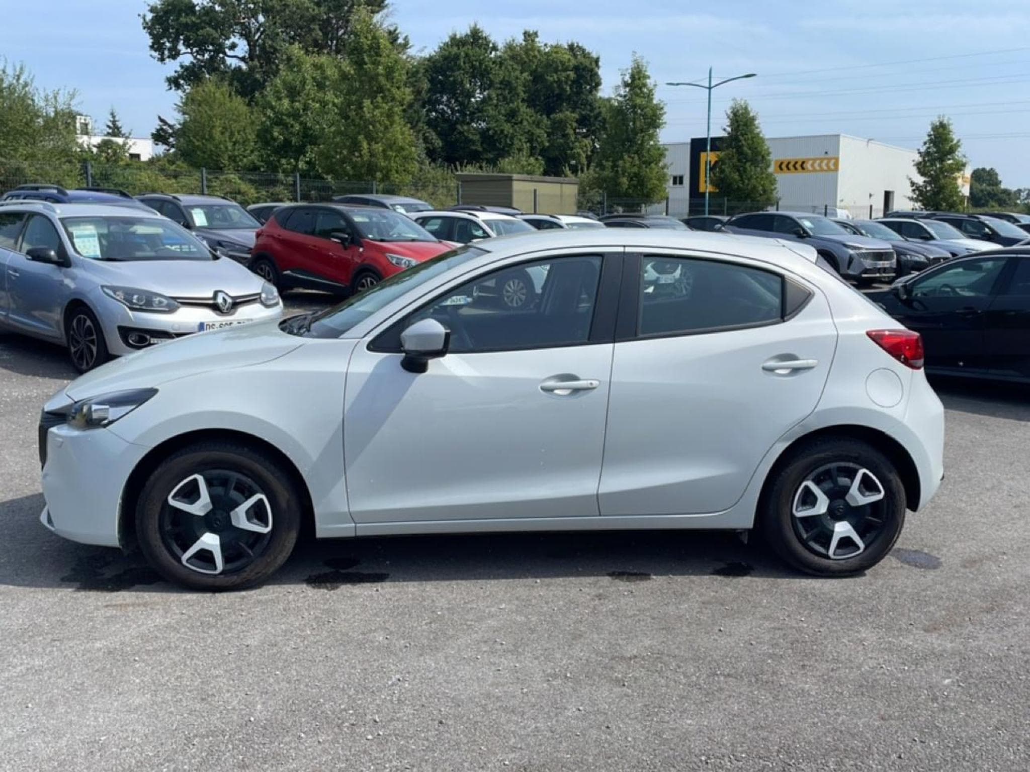 Mazda 2 1.5 E-SKYACTIV-G 90 CENTRE-LINE (2024) - Photo 8