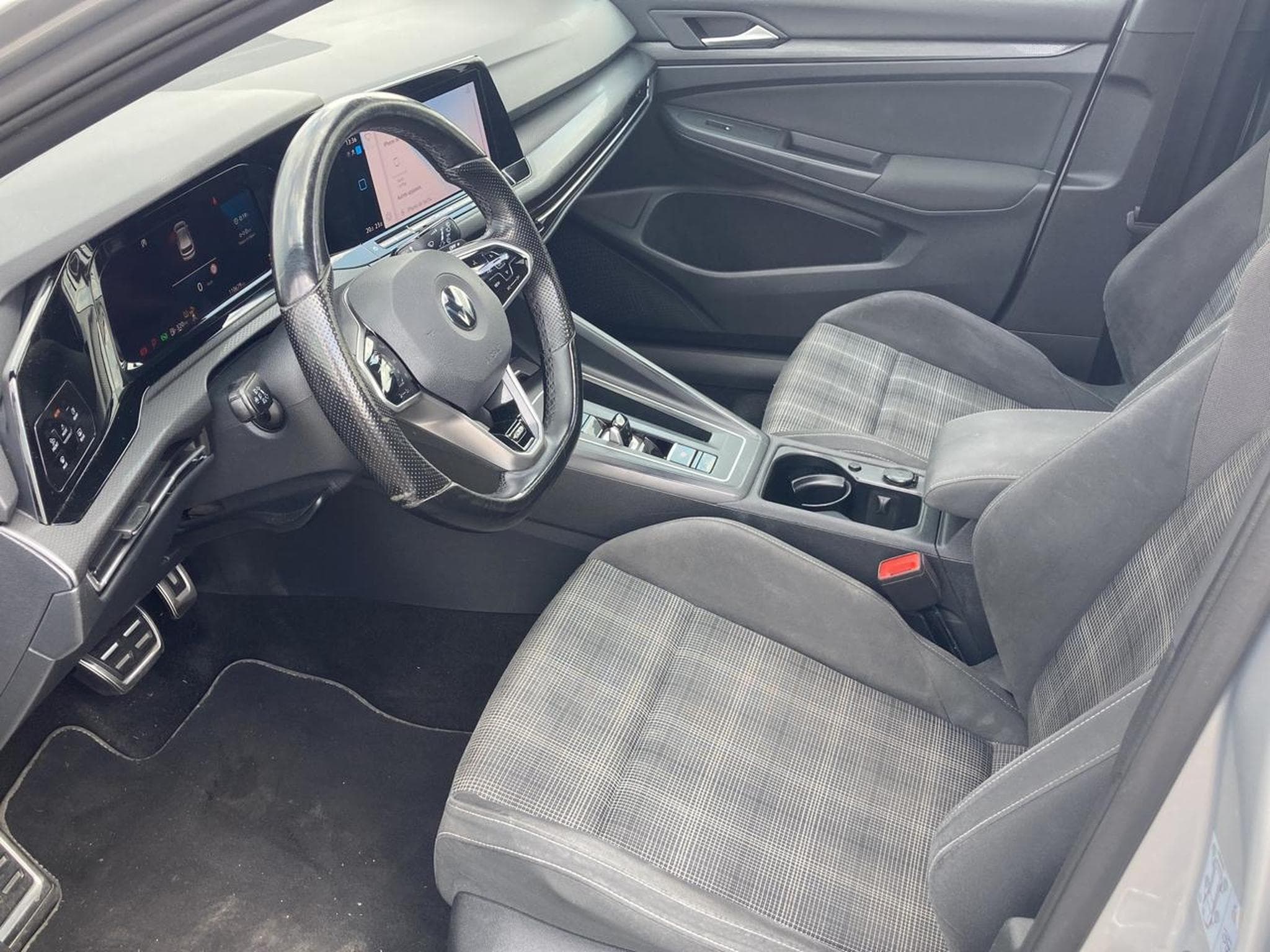 VW GOLF VIII 2.0 TDI 200 GTD DSG7 (2021) - Photo 12