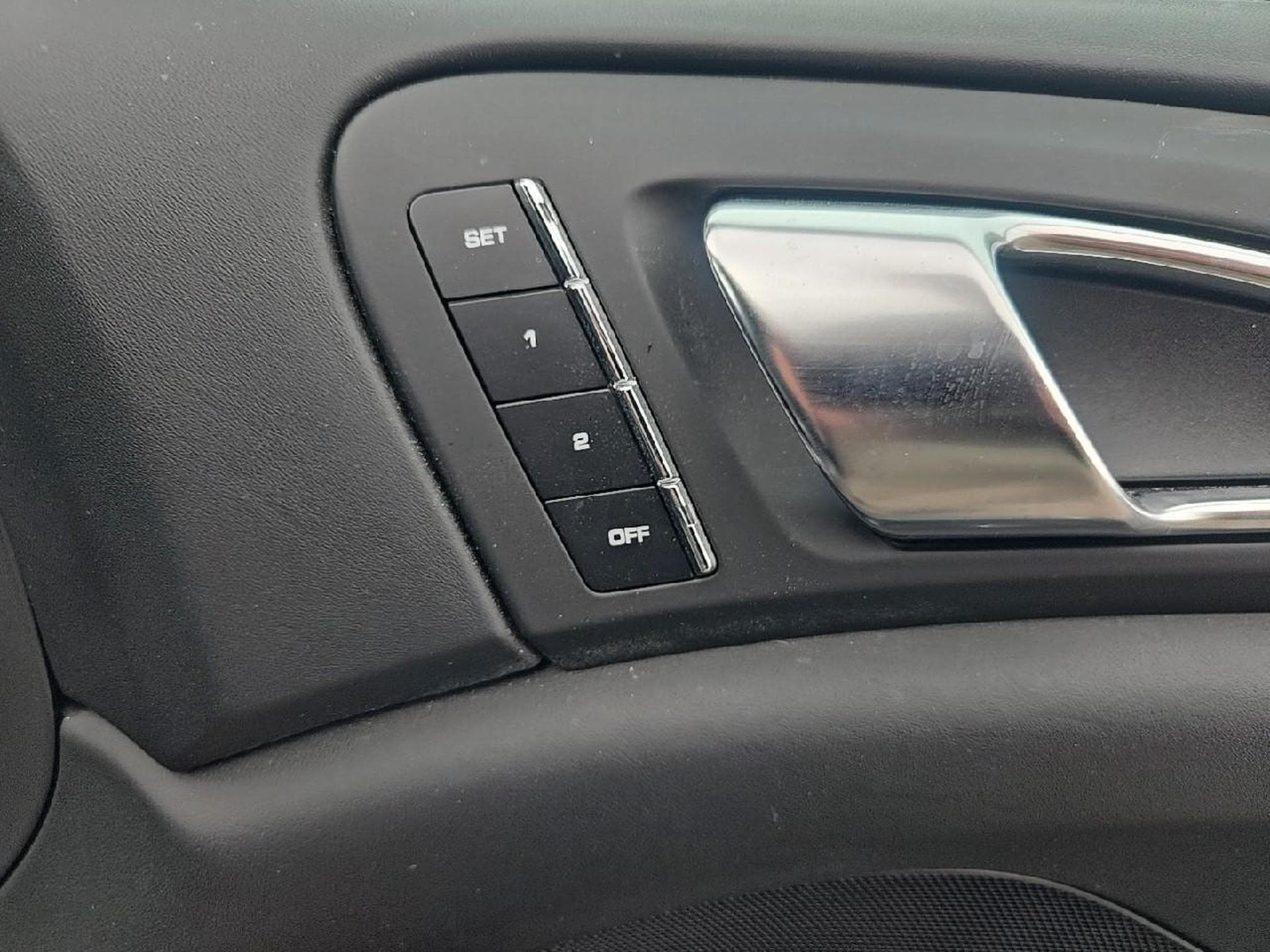 Porsche CAYENNE (958) TURBO (2012) - Photo 13