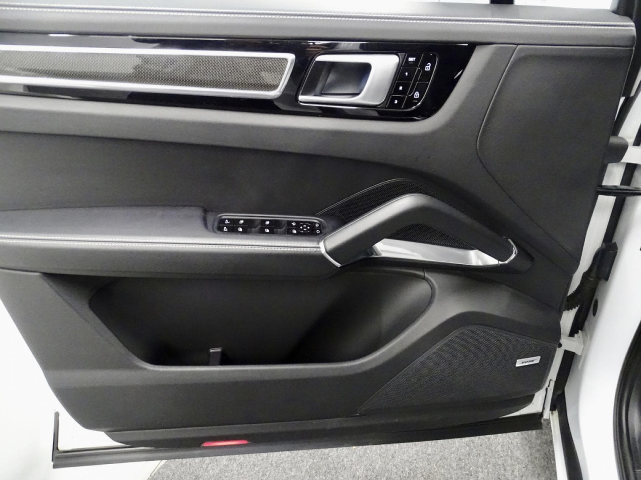 Porsche Cayenne 4.0 TURBO PSCB SPORT DESIGN CARBON APPROVED Hinterradlenkung (2019) - Photo 14