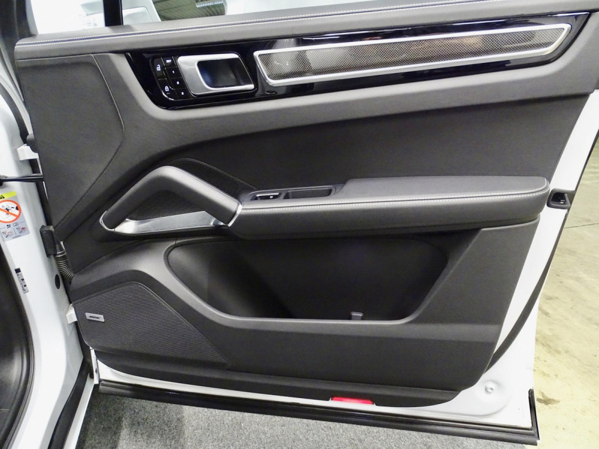 Porsche Cayenne 4.0 TURBO PSCB SPORT DESIGN CARBON APPROVED Hinterradlenkung (2019) - Photo 15