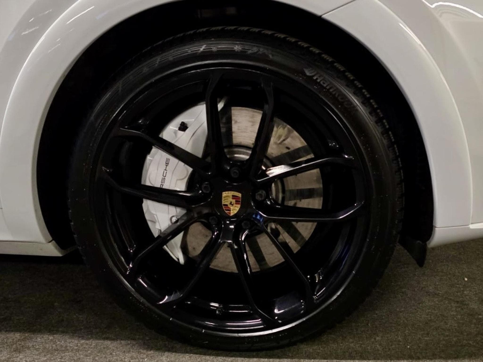 Porsche Cayenne 4.0 TURBO PSCB SPORT DESIGN CARBON APPROVED Hinterradlenkung (2019) - Photo 20