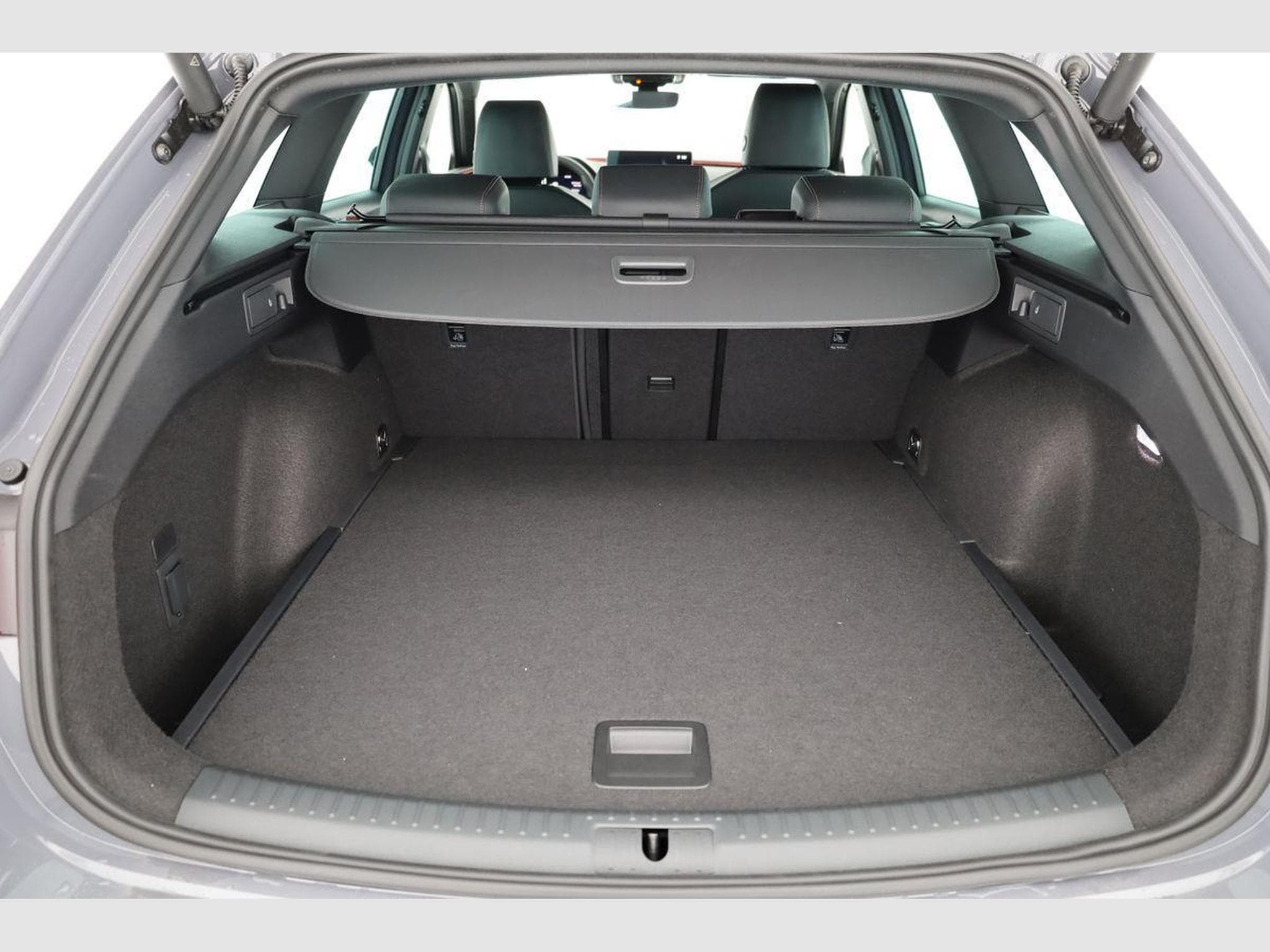 Cupra Leon 2.0 TSI 150 kW 4Drive (2026) - Photo 11