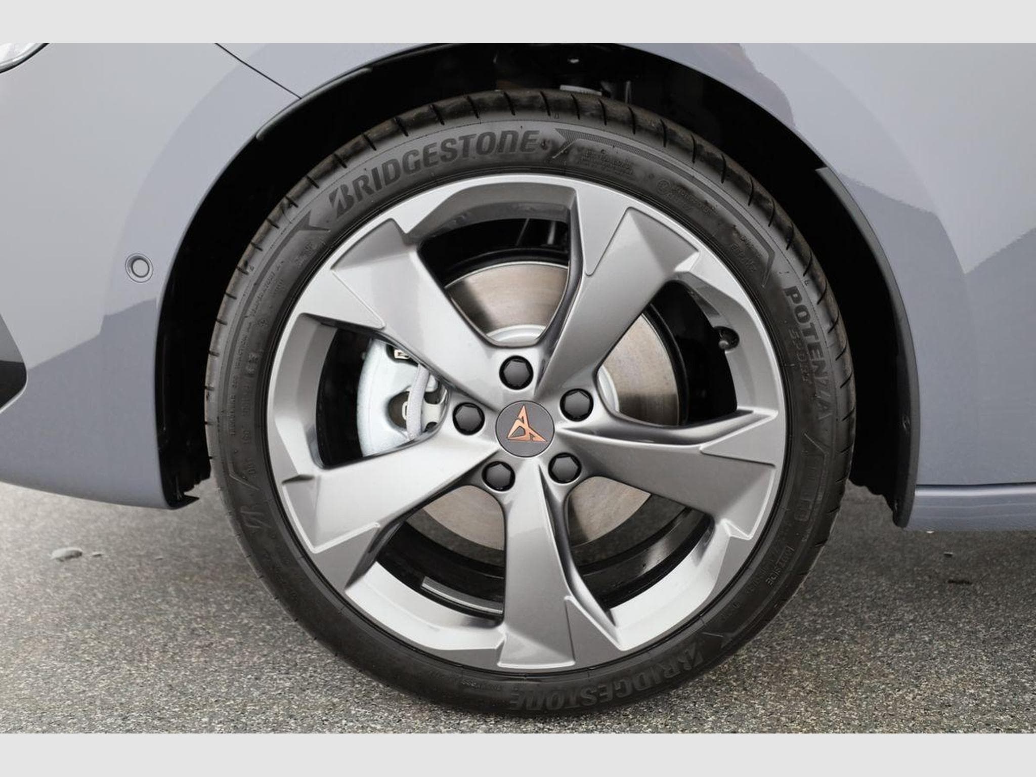 Cupra Leon 2.0 TSI 150 kW 4Drive (2026) - Photo 13