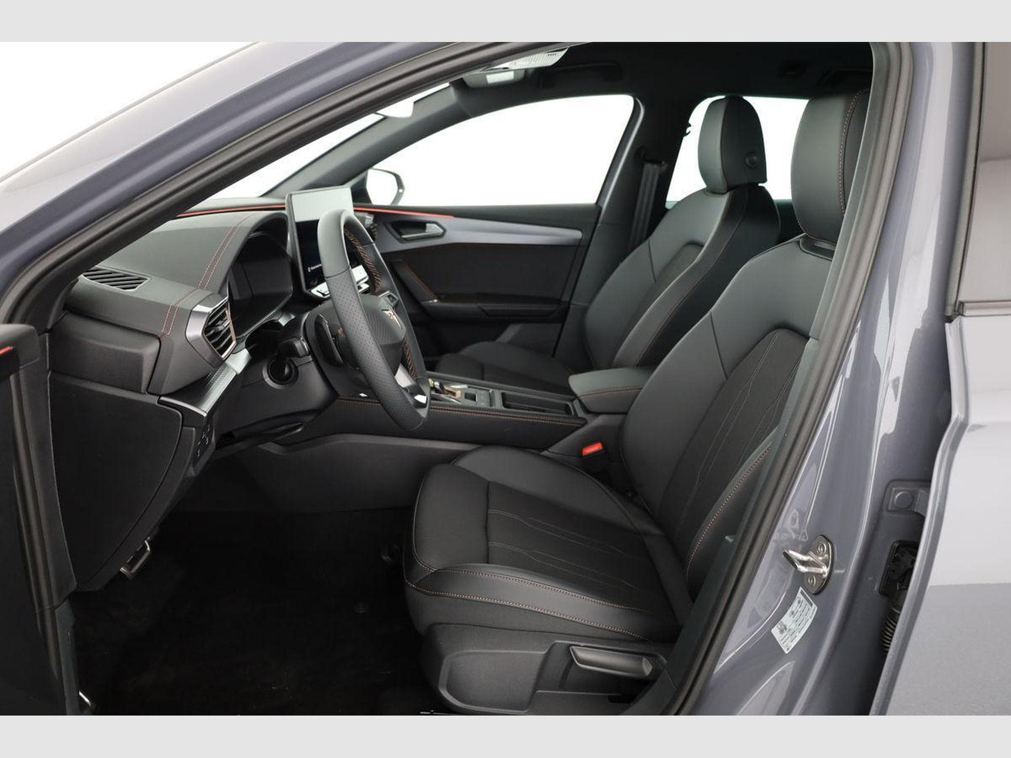 Cupra Leon 2.0 TSI 150 kW 4Drive (2026) - Photo 9