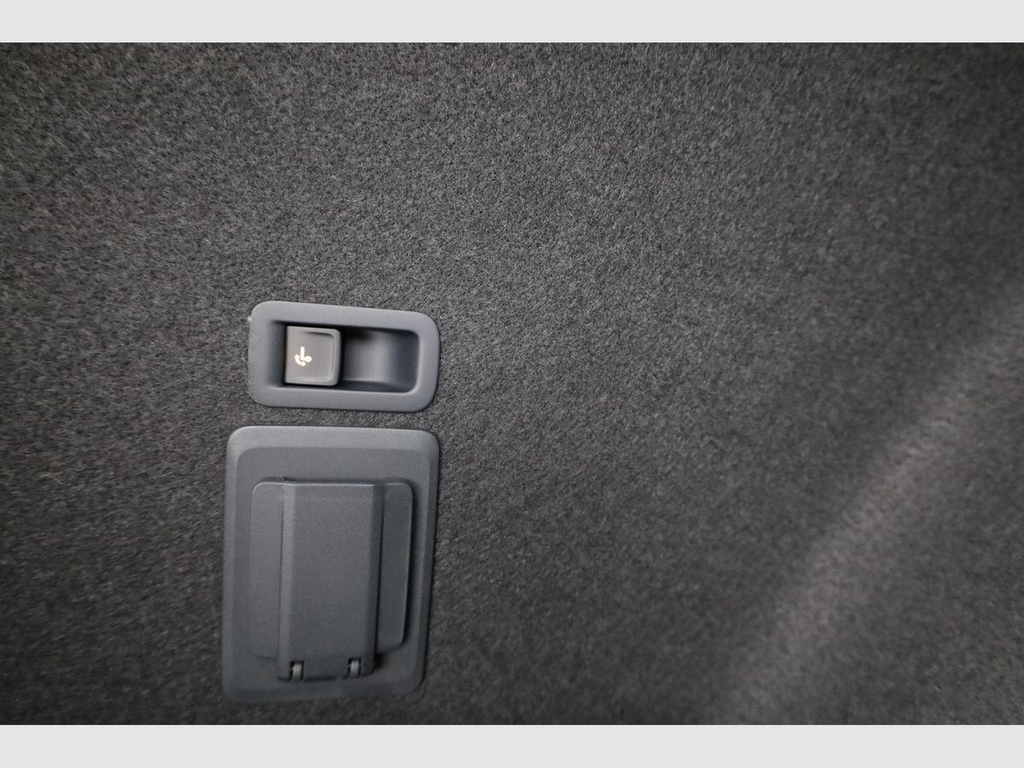 Cupra Leon 2.0 TSI 150 kW 4Drive (2026) - Photo 13