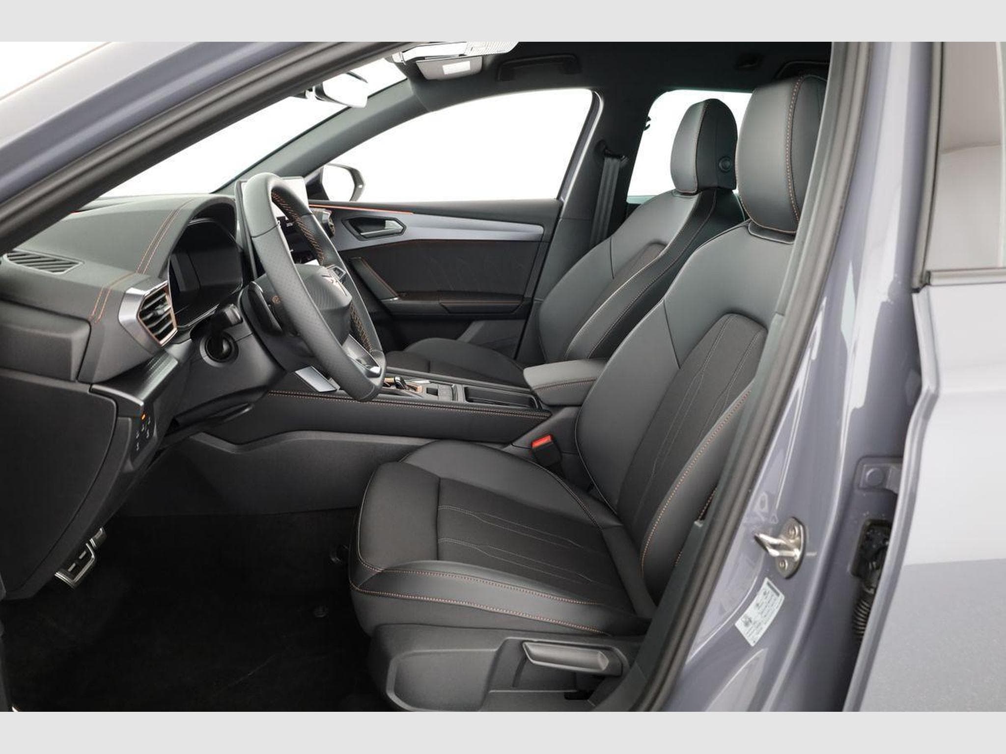 Cupra Leon 2.0 TSI 150 kW 4Drive (2026) - Photo 9
