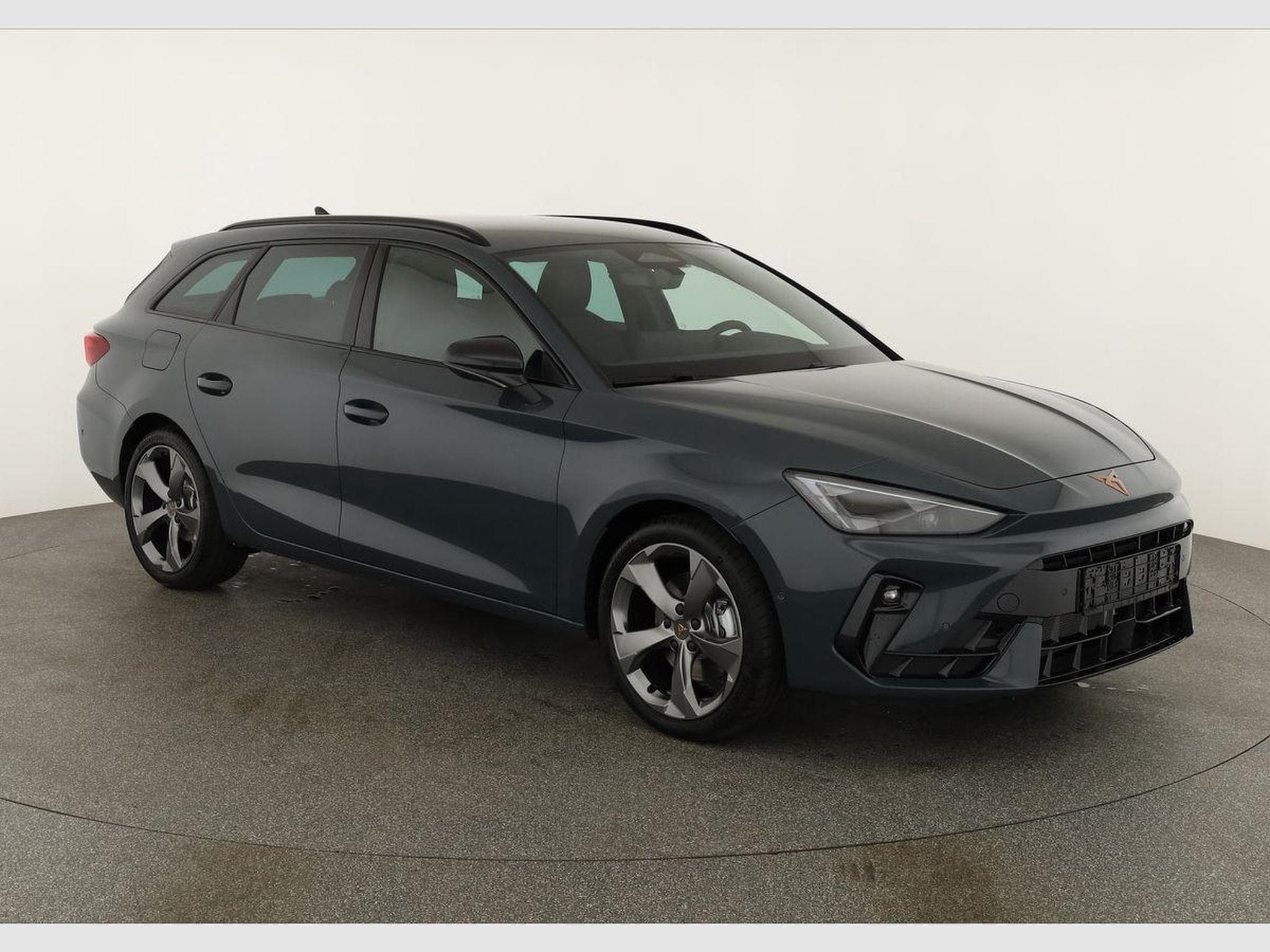 Cupra Leon 2.0 TSI 150 kW 4Drive (2026) - Photo 1