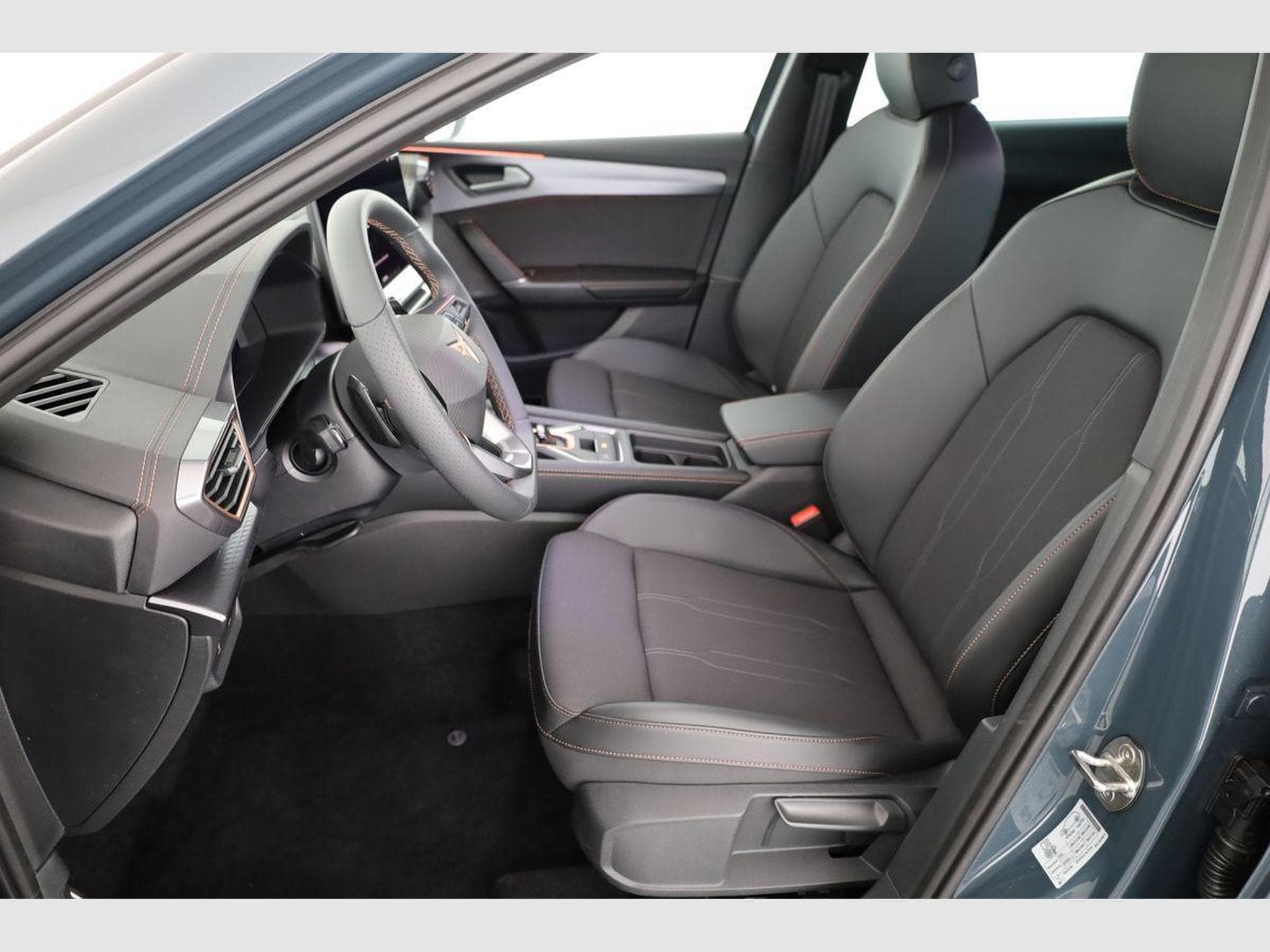 Cupra Leon 2.0 TSI 150 kW 4Drive (2026) - Photo 11
