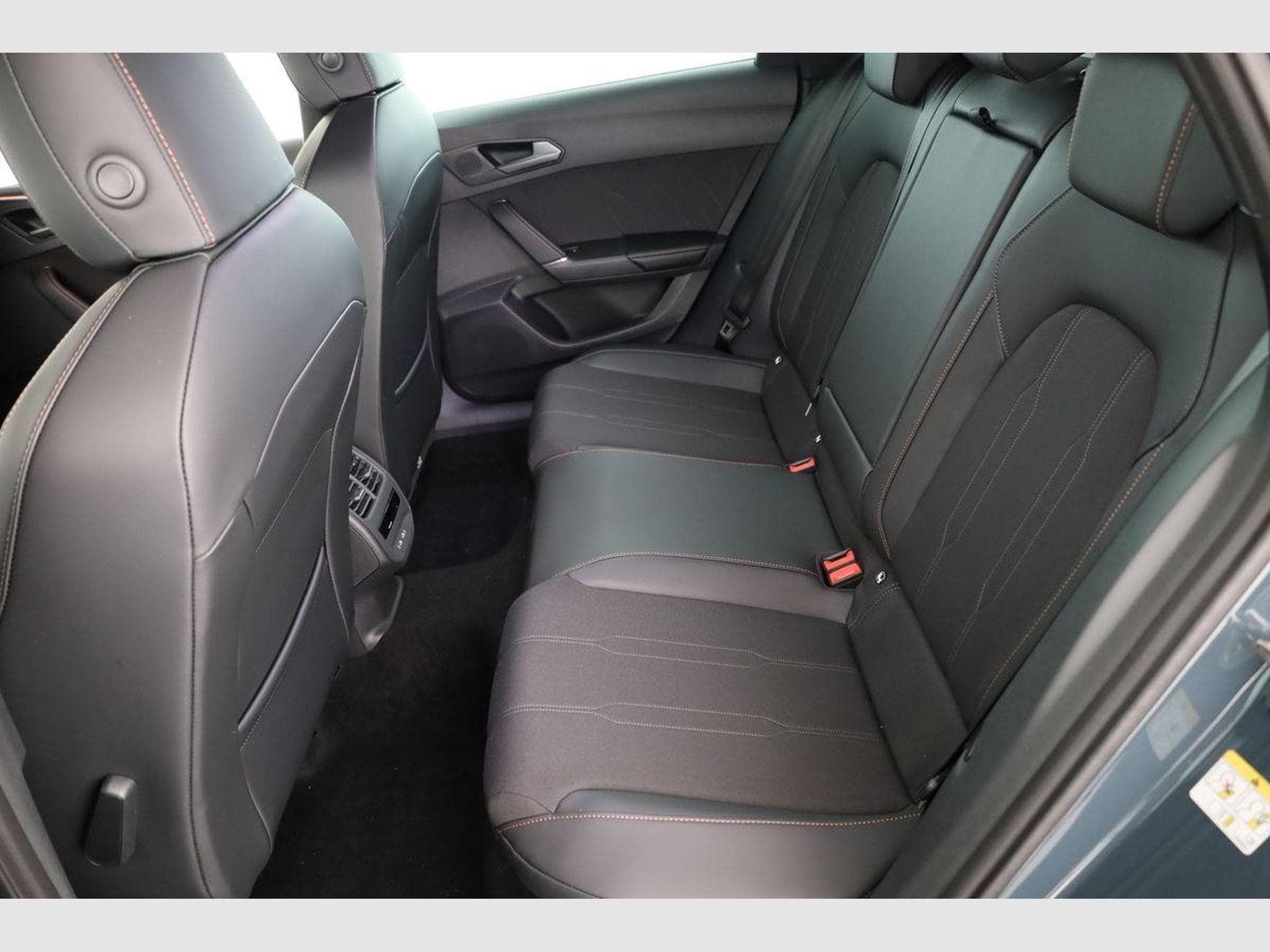 Cupra Leon 2.0 TSI 150 kW 4Drive (2026) - Photo 12