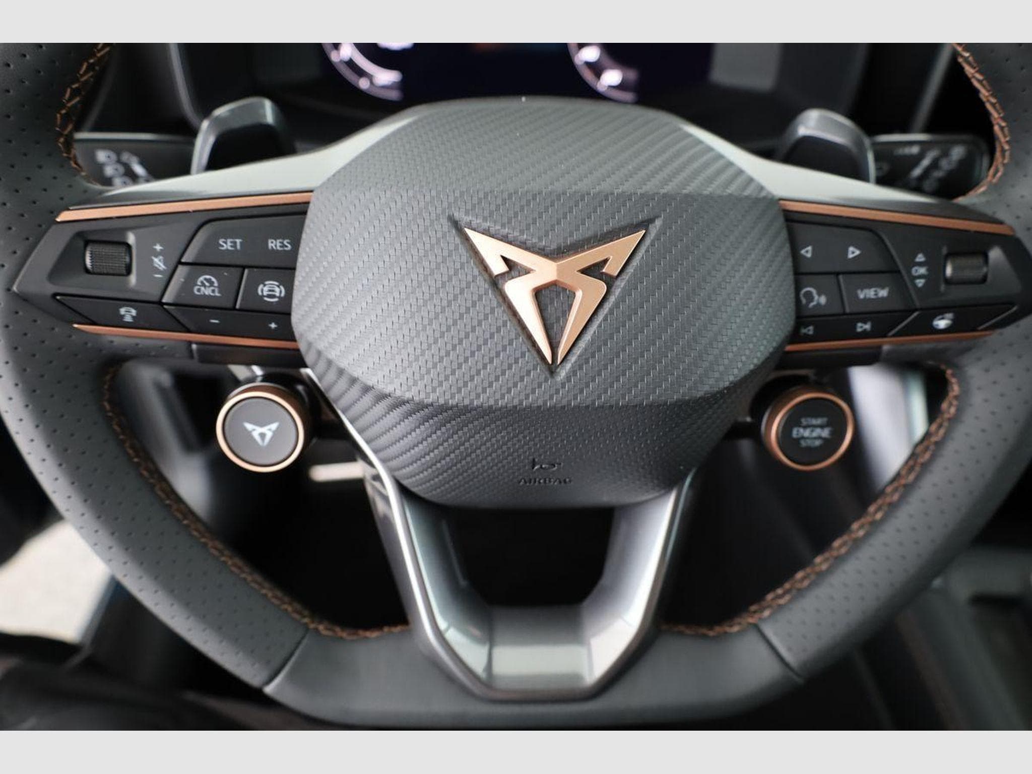 Cupra Leon 2.0 TSI 150 kW 4Drive (2026) - Photo 6