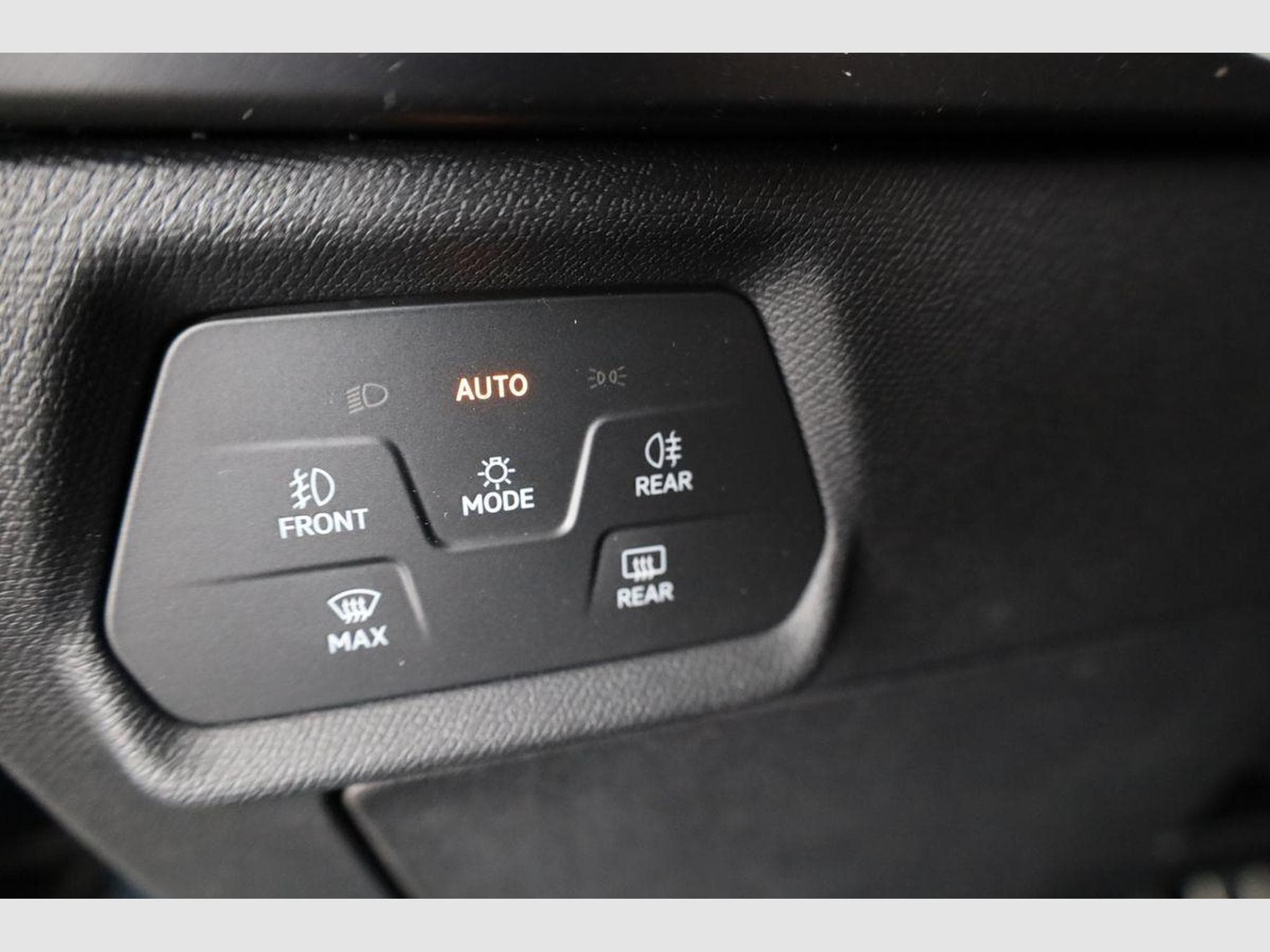 Cupra Leon 2.0 TSI 150 kW 4Drive (2026) - Photo 7