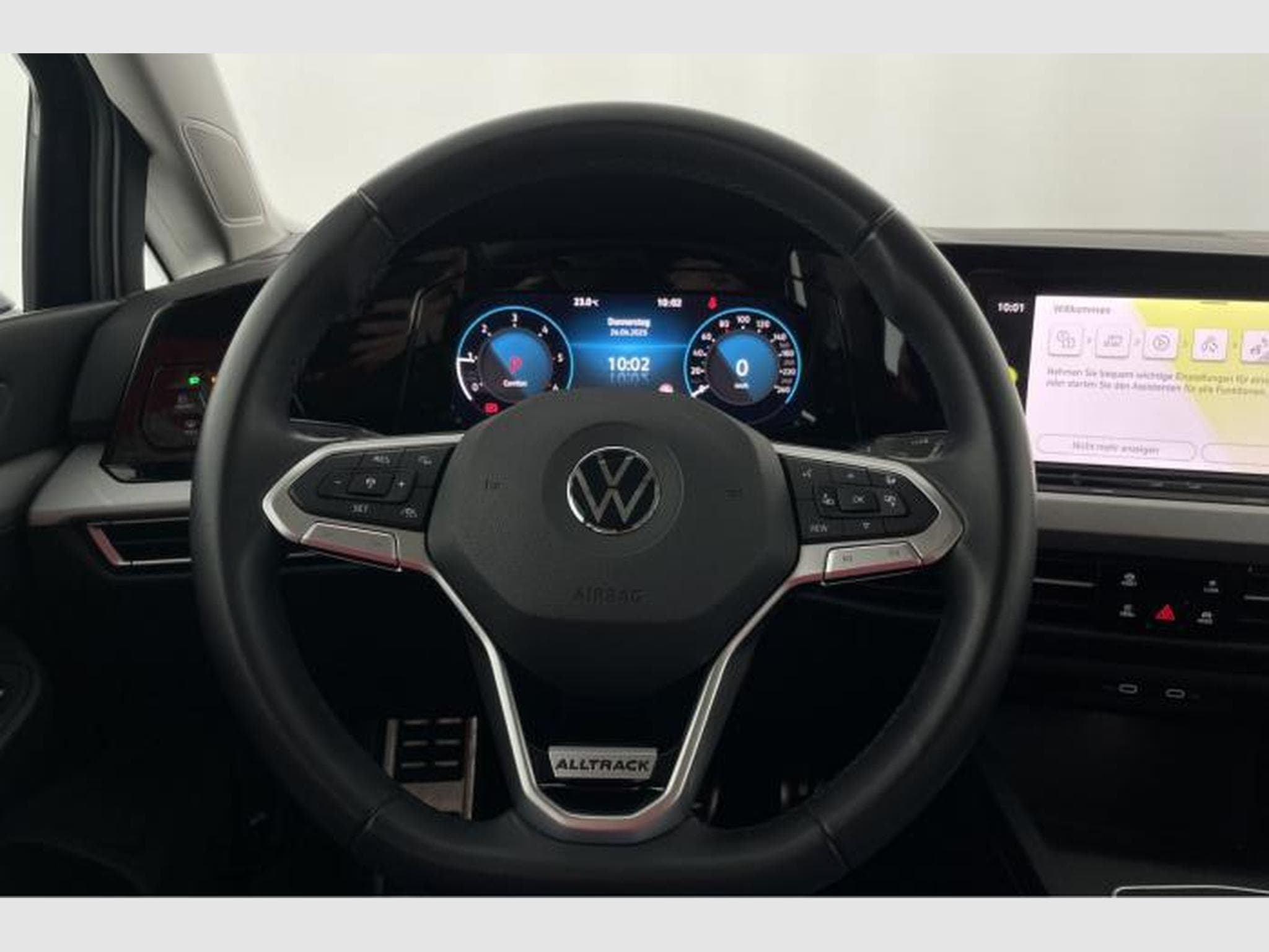 VW Golf Variant Alltrack (2022) - Photo 16