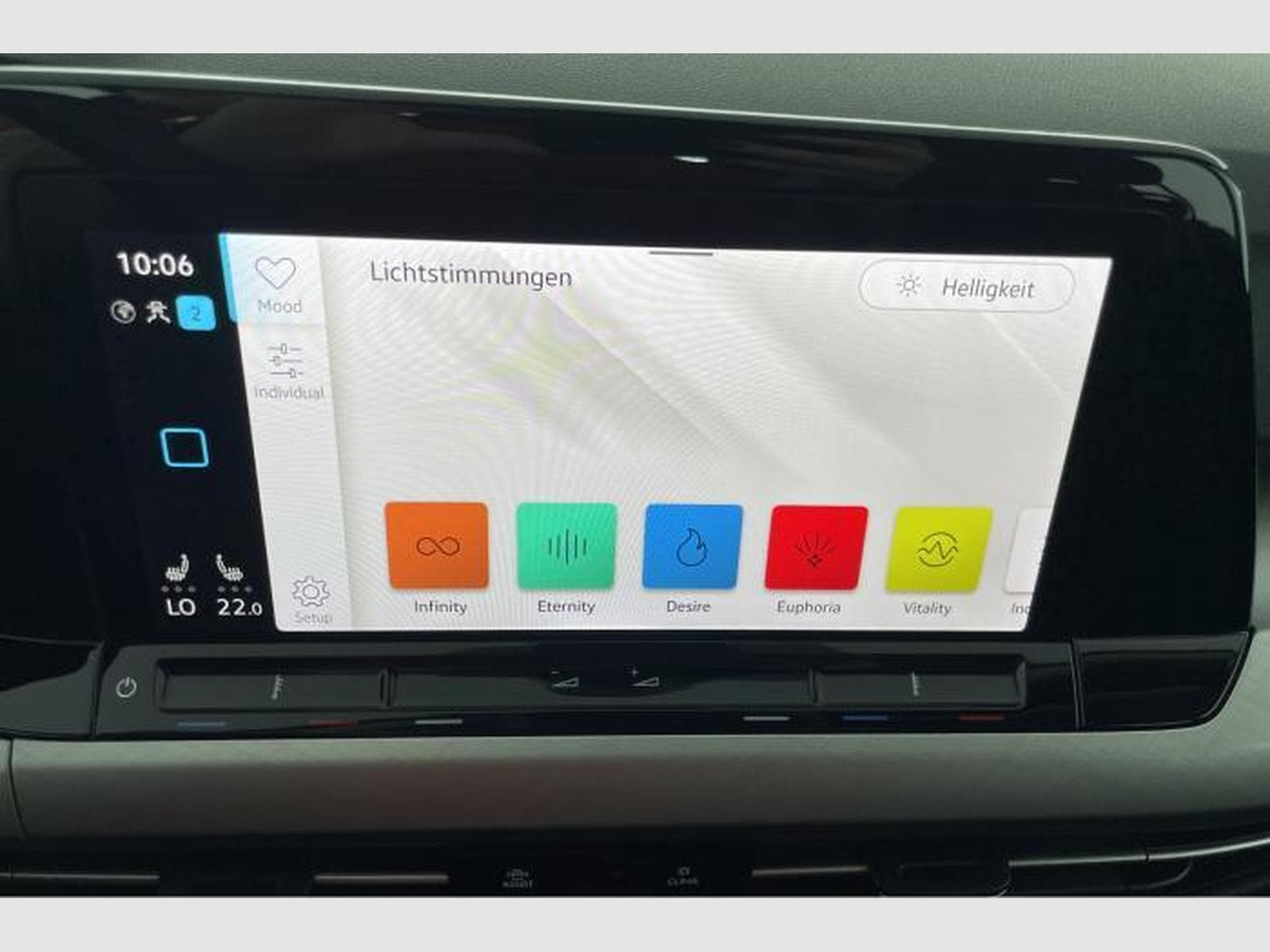 VW Golf Variant Alltrack (2022) - Photo 24