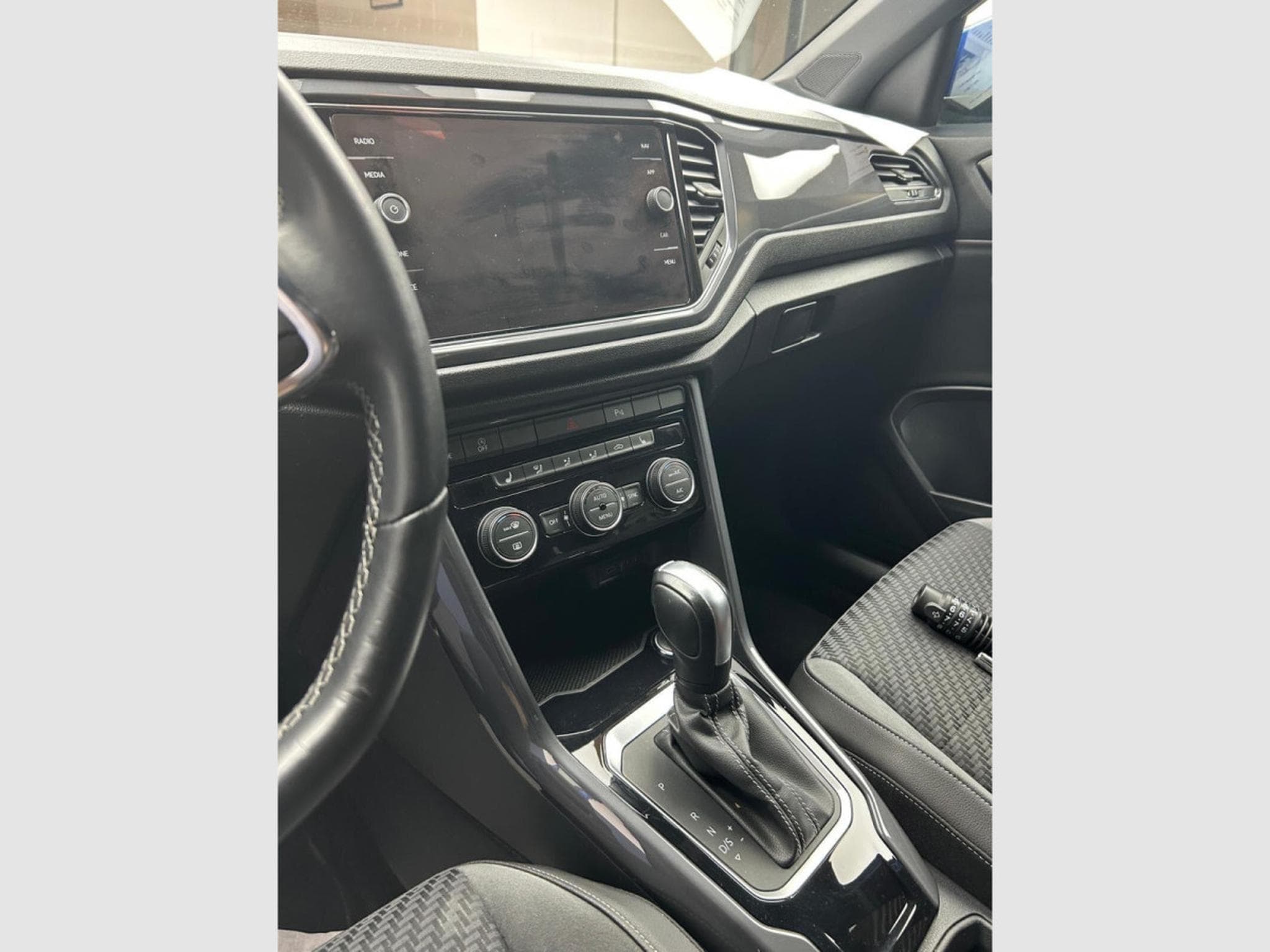 VW T-Roc 1.5 tsi 150 R-line DSG (2022) - Photo 5