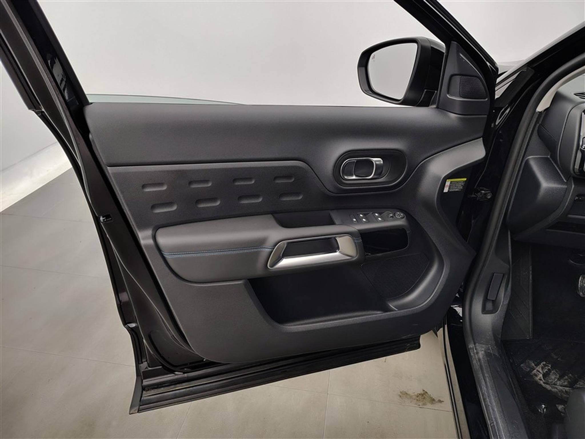 Citroen C5 Aircross 1.5 BlueHDi 130cv EAT8 MAX NAVI / FULL LED / CAMERA / JA 18" (2025) - Photo 17