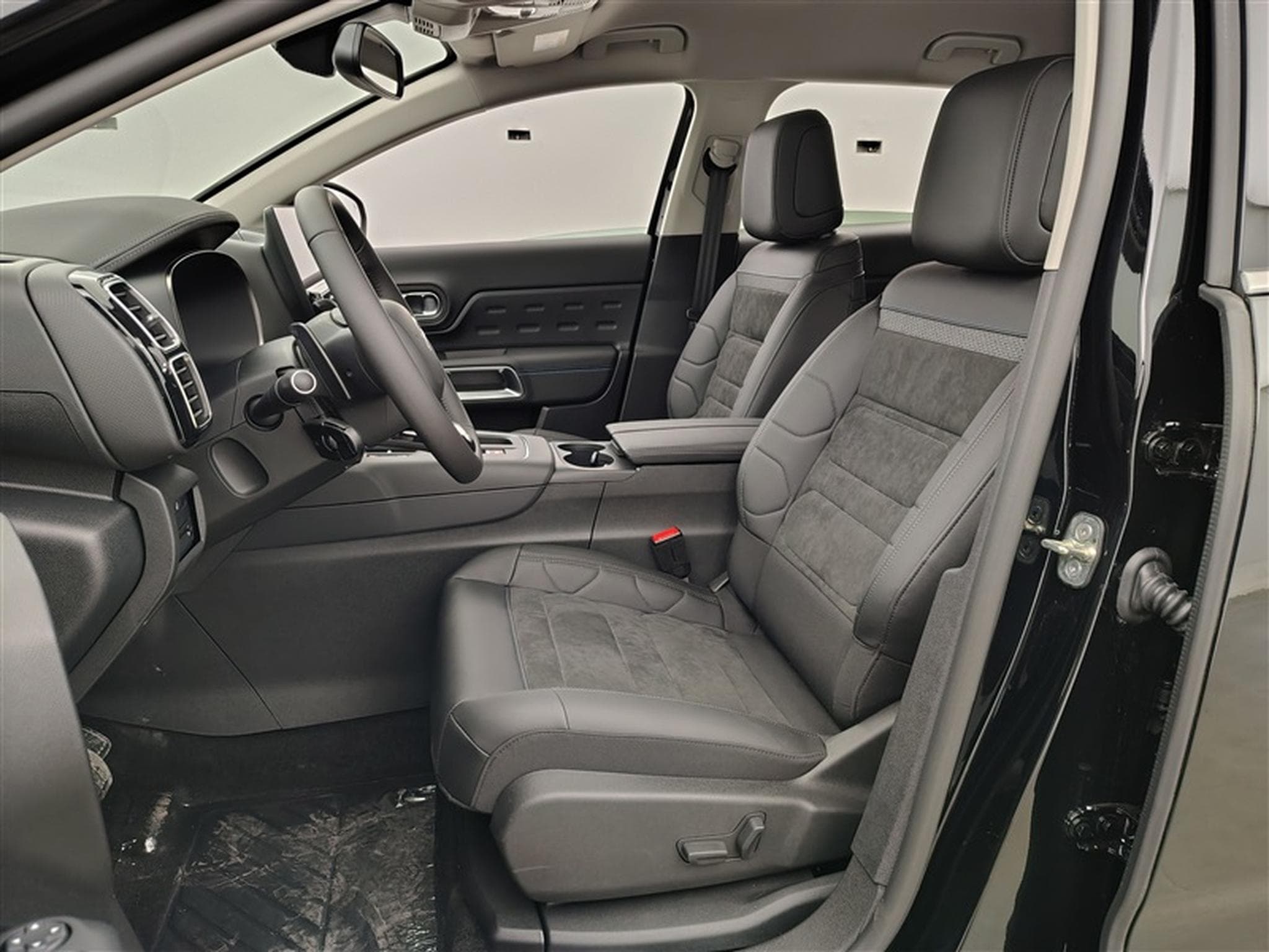 Citroen C5 Aircross 1.5 BlueHDi 130cv EAT8 MAX NAVI / FULL LED / CAMERA / JA 18" (2025) - Photo 7
