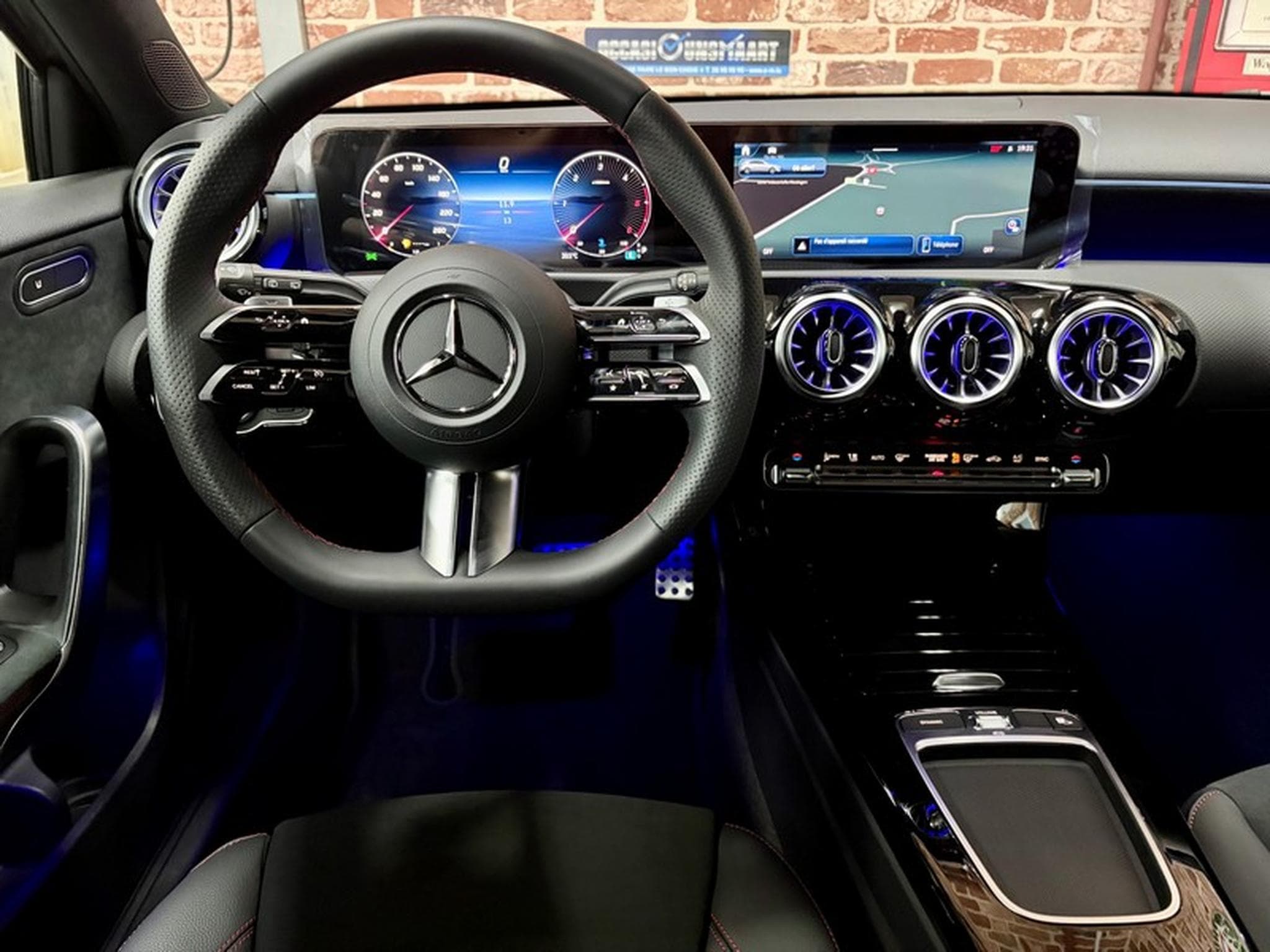 Mercedes A 200 A 200d 2.0 150cv Auto AMG-LINE (Neuf) (2026) - Photo 4